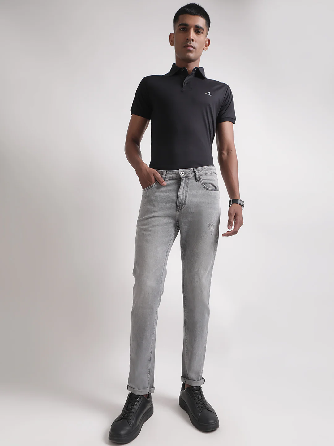 Lindbergh Men Grey Solid Tapered Fit Jeans - Image 5