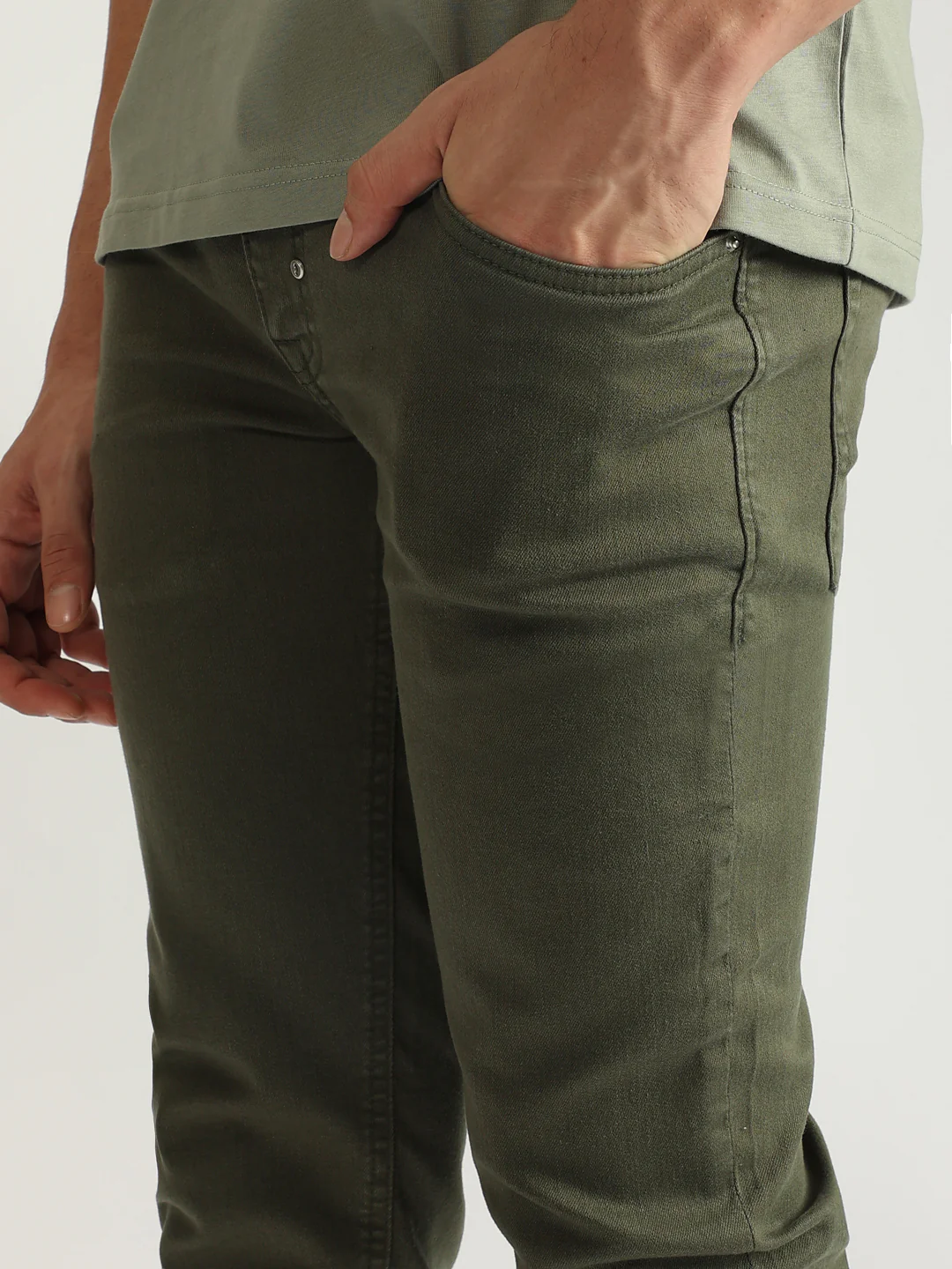 Antony Morato Men Green Solid Mid-Rise Tapered Fit Jeans - Image 5