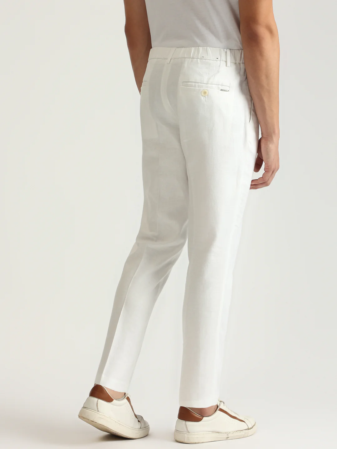 Antony Morato Men Cream Solid Mid-Rise Carrot Fit Single-pleated Trouser - Image 11
