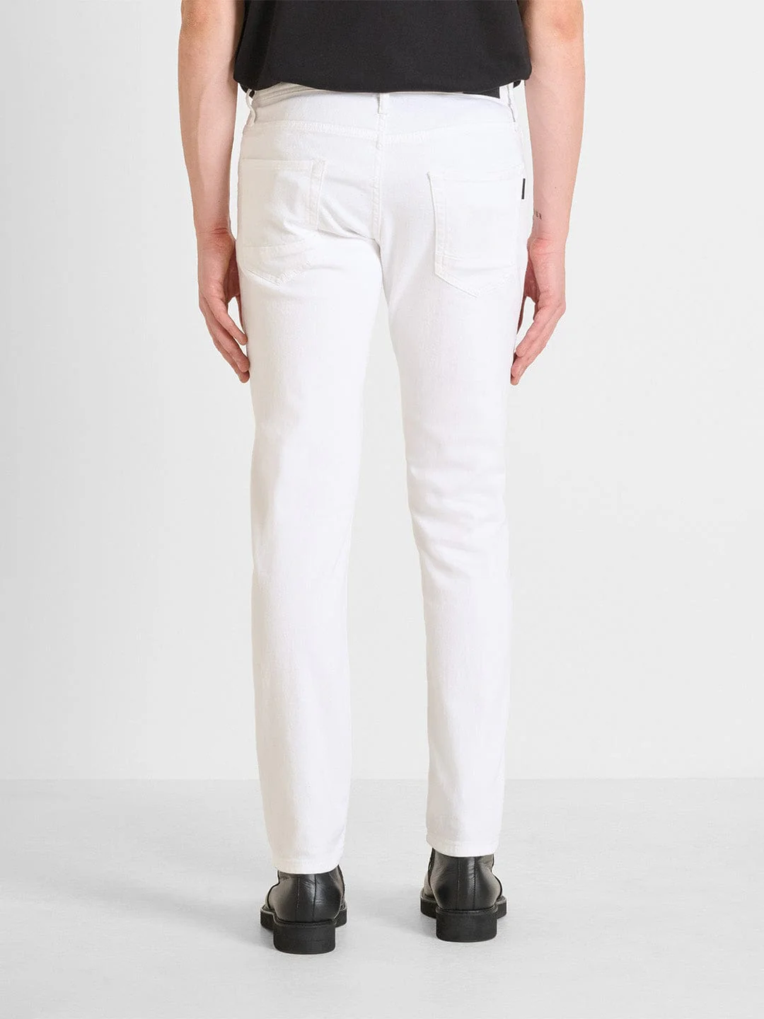 Antony Morato Men Cream Tapered Fit Solid Jeans - Image 2