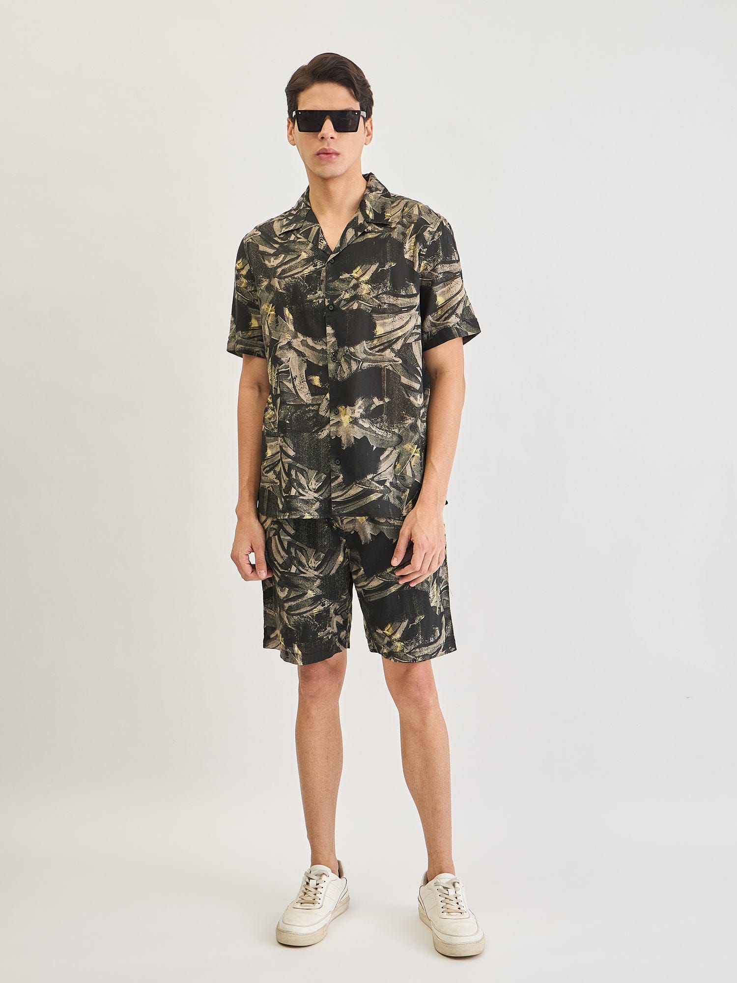 Antony Morato Men Black Slim Fit Printed Shorts - Image 2