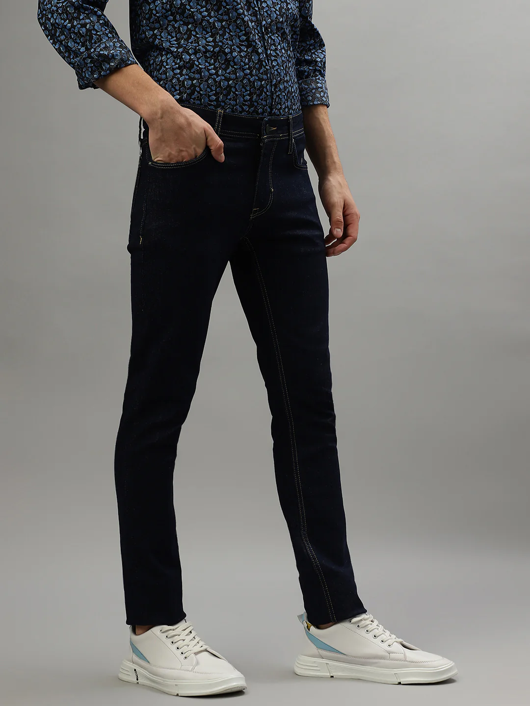 Antony Morato Men Solid Tapered Fit Jeans - Image 2