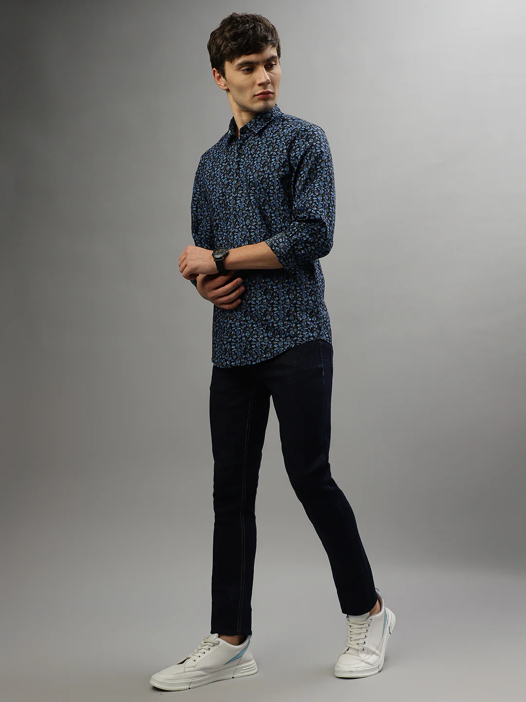 Antony Morato Men Solid Tapered Fit Jeans - Image 4
