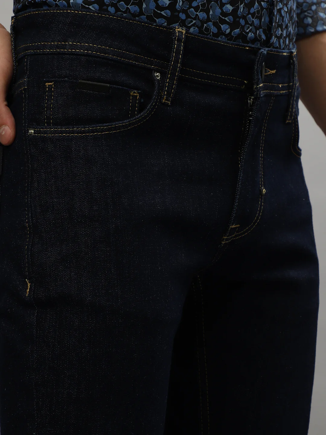 Antony Morato Men Solid Tapered Fit Jeans - Image 7