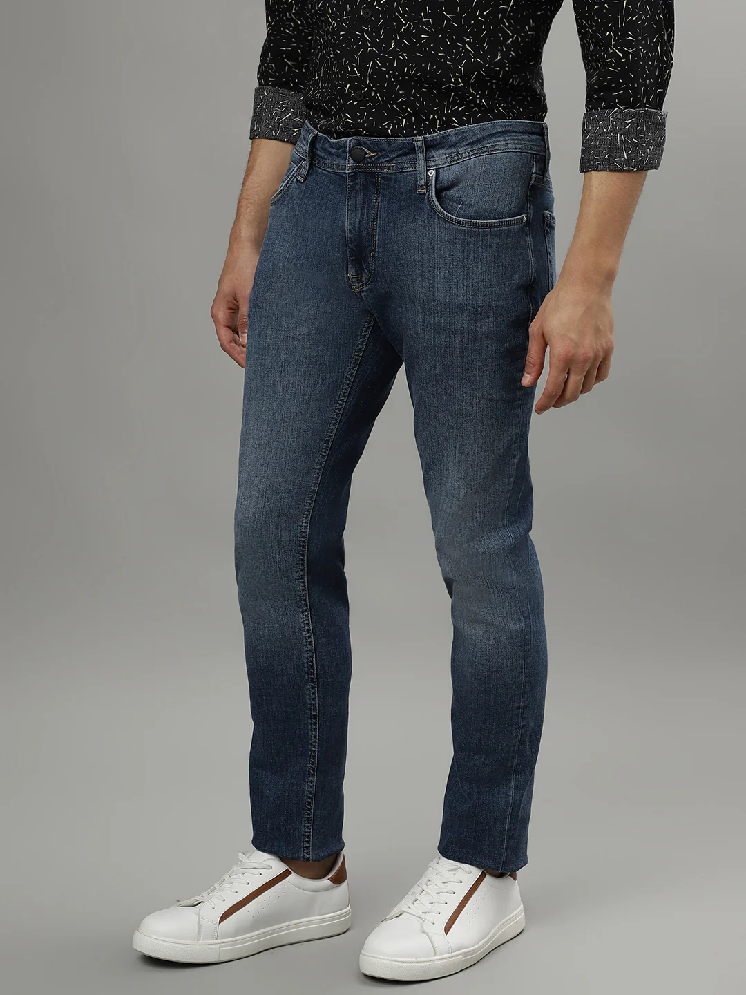 Antony Morato Men Blue Washed Mid-Rise Tapered Fit Jeans - Image 2