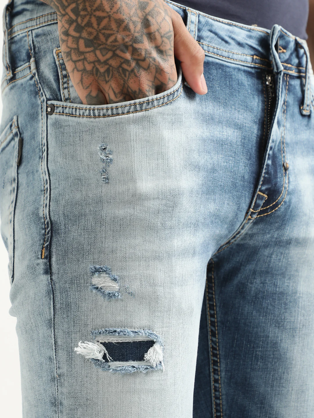 Antony Morato Men Super Skinny Fit Cotton Mildly Distressed Heavy Fade Stretchable Jeans - Image 5