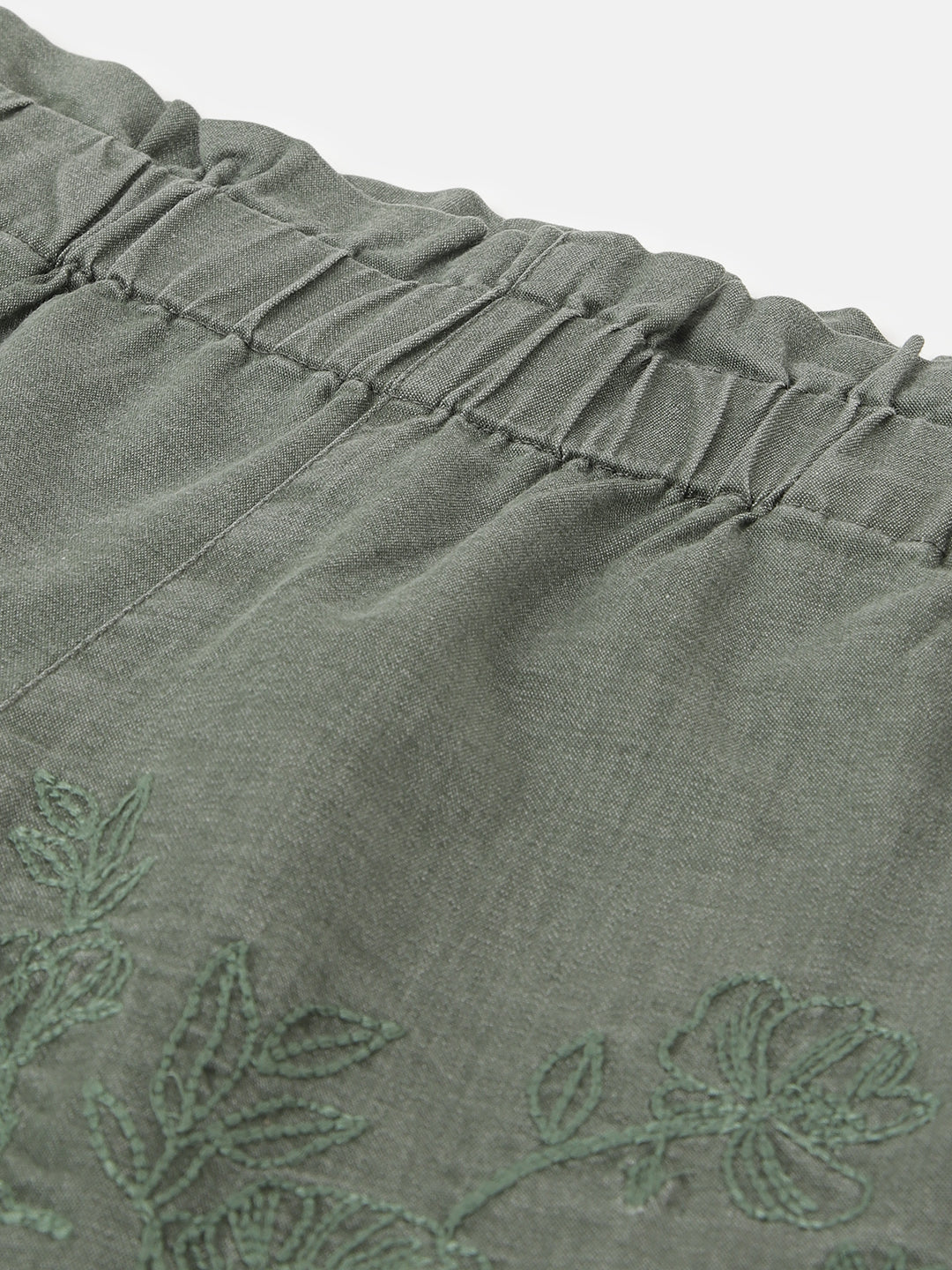 Blue Giraffe Girls Green Embroidered Regular Fit Shorts - Image 3
