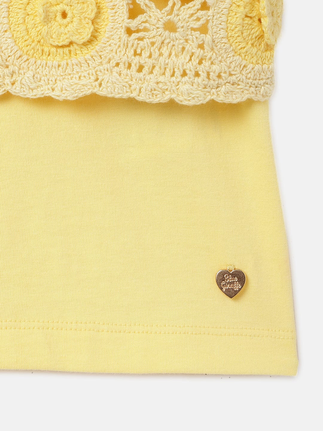 Blue Giraffe Girls Yellow Round Neck Tshirt - Image 4