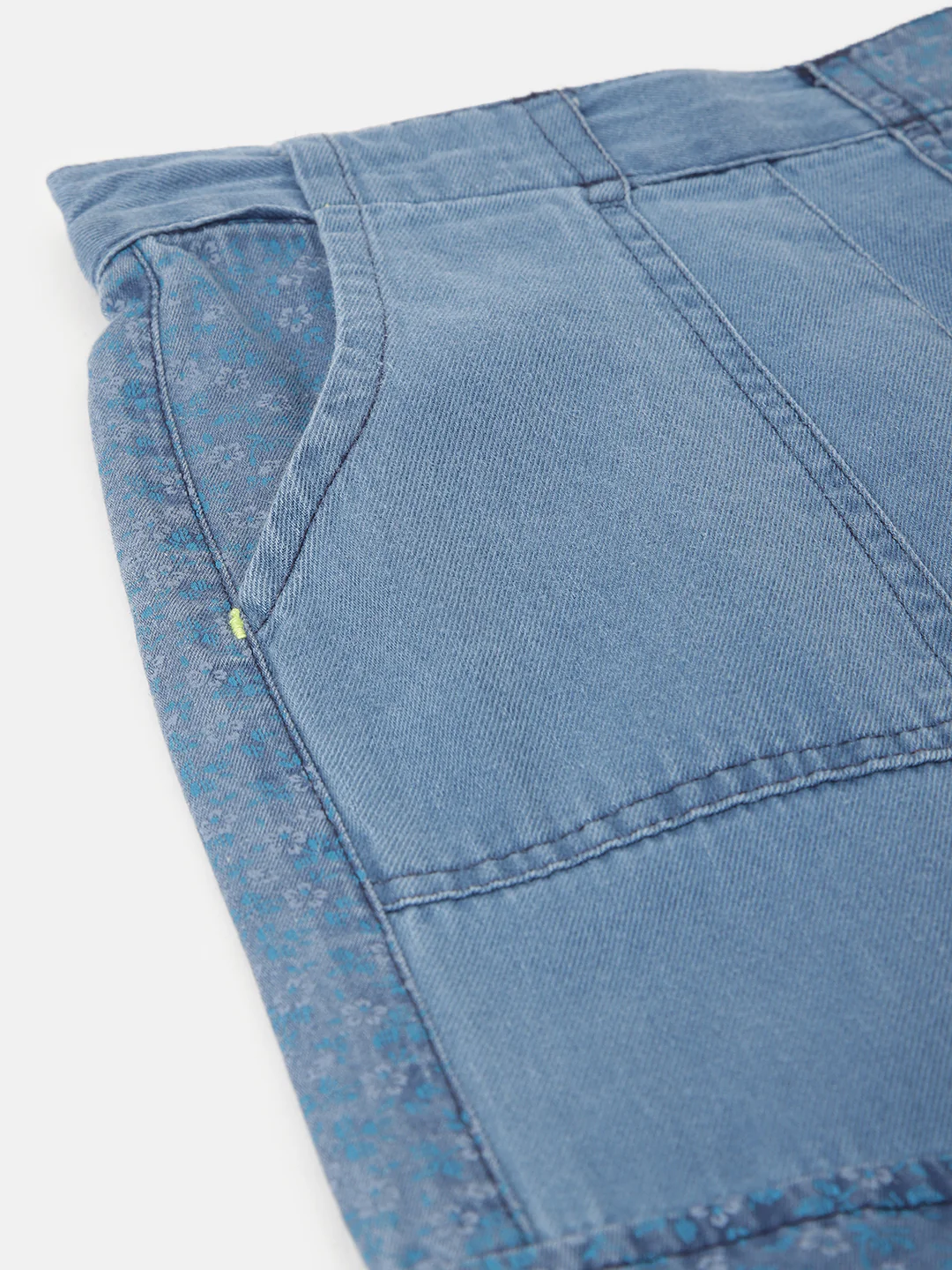 Blue Giraffe Girls Blue Solid Loose Fit Mid-Rise Jeans - Image 4