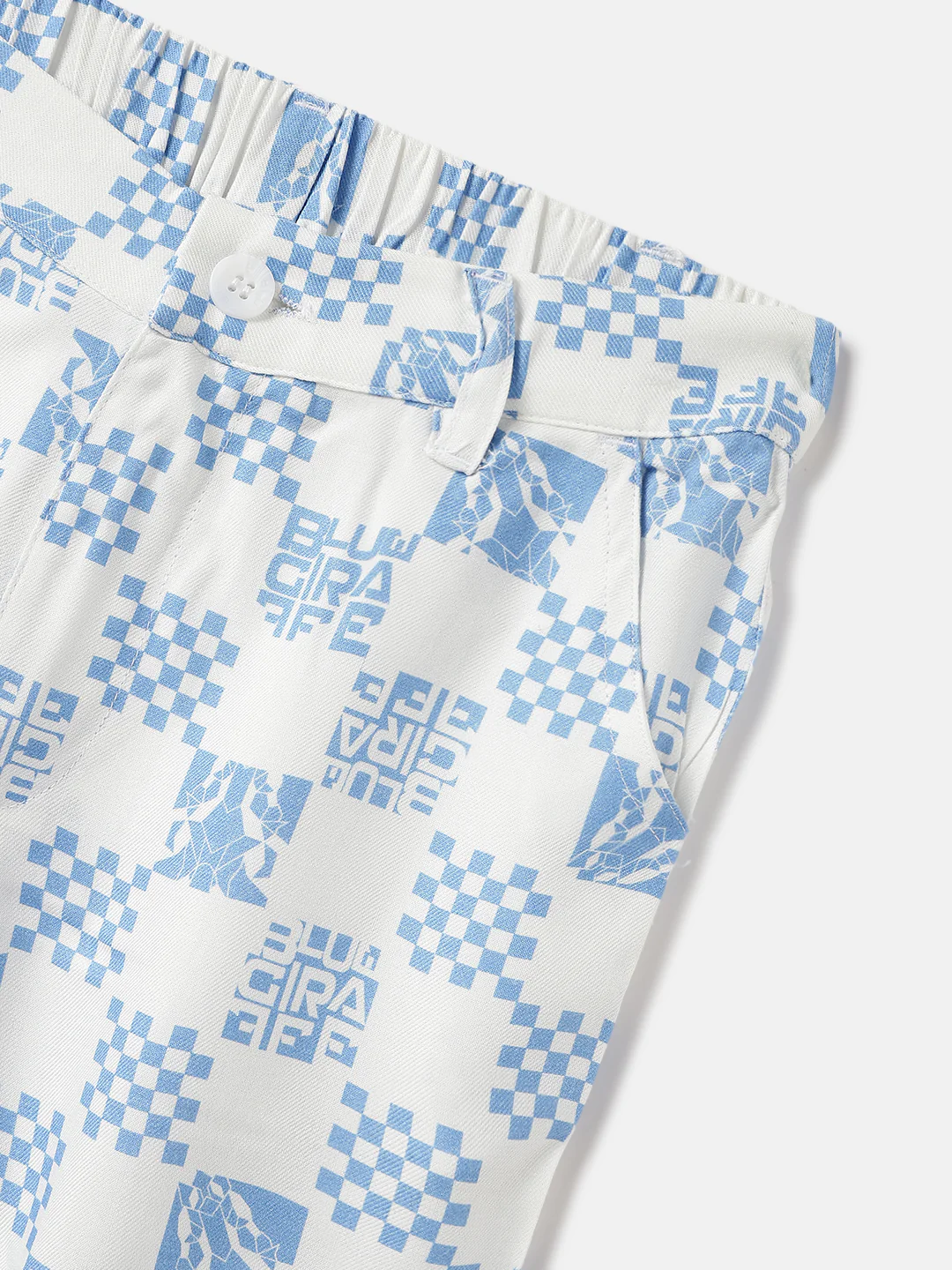 Blue Giraffe Kids White Regular Fit Printed Shorts - Image 4