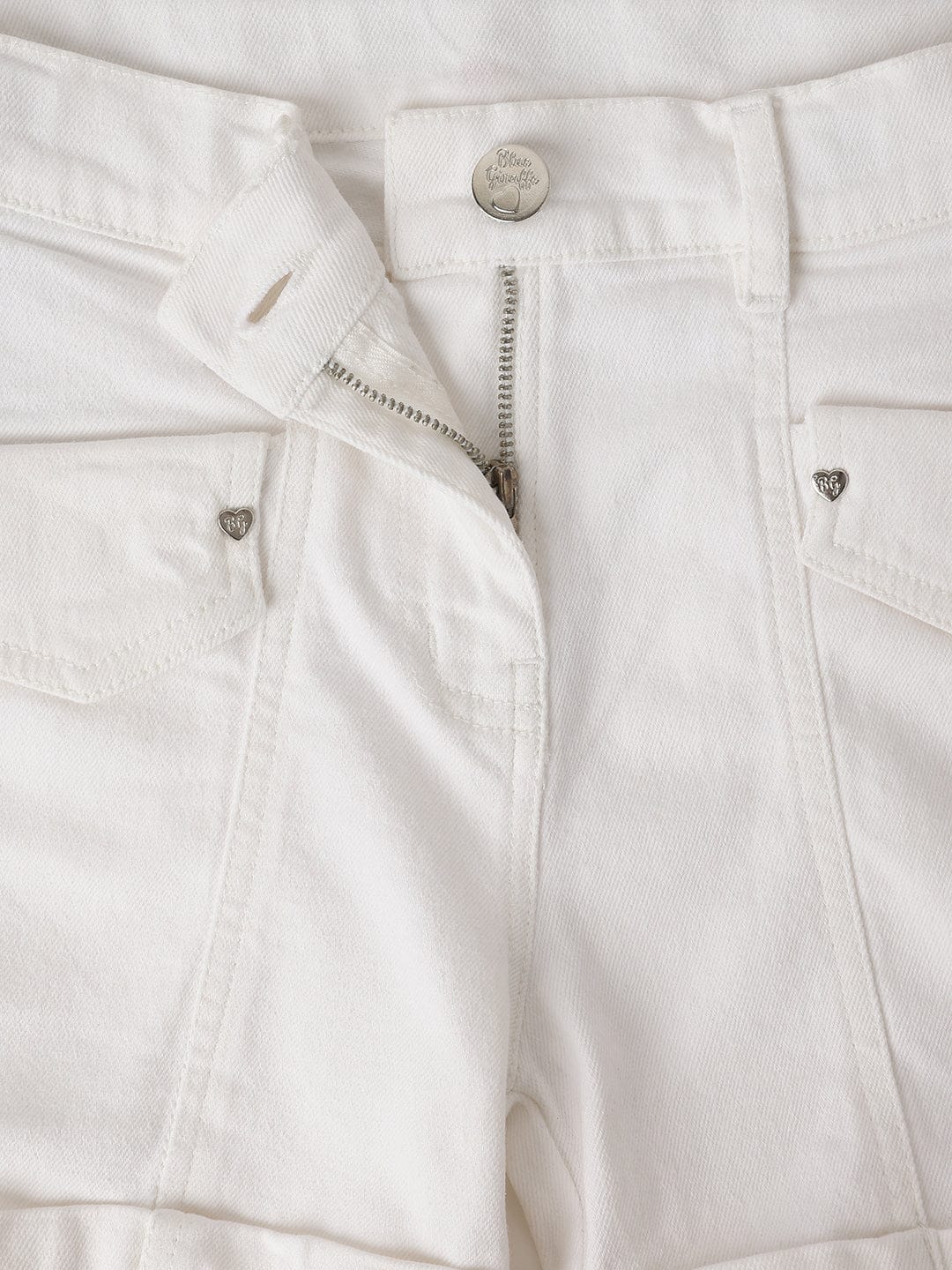Blue Giraffe Kids White Regular Fit Solid Shorts - Image 3