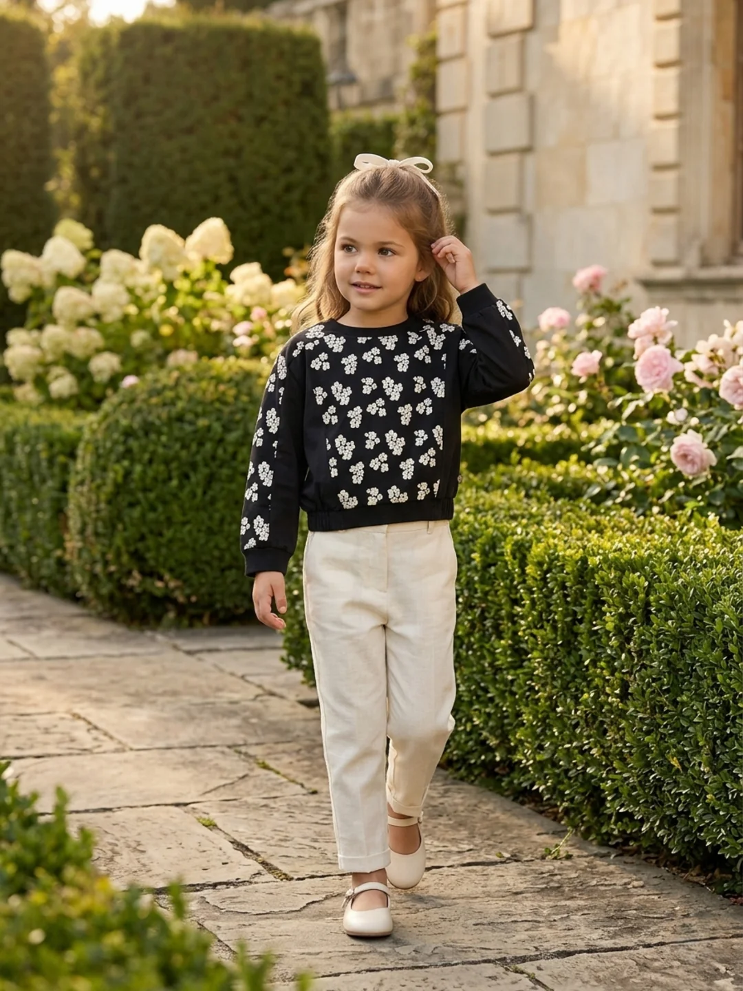 Blue Giraffe Girls Black Printed Crew Neck Top