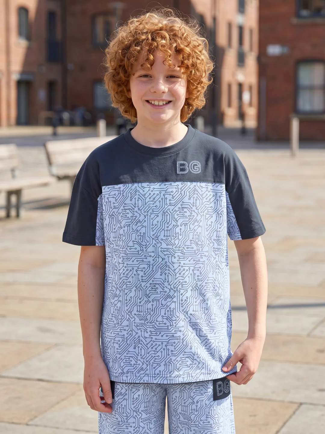Blue Giraffe Boys White Printed Boxy Fit Pure Cotton T-Shirt
