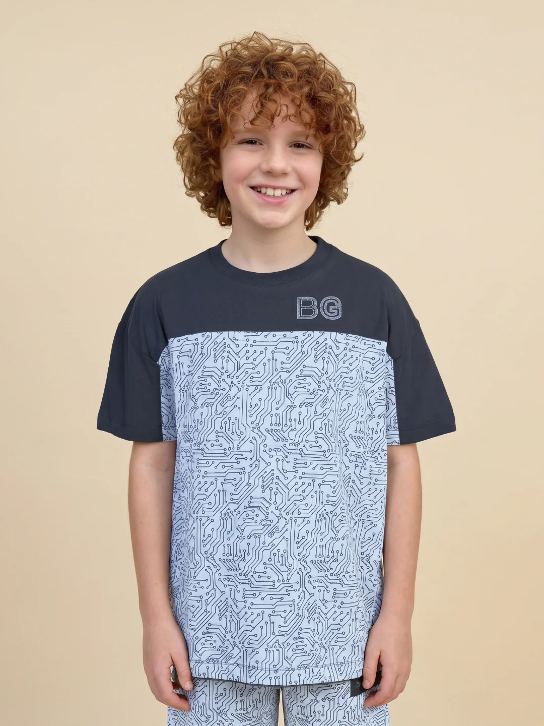 Blue Giraffe Boys White Printed Boxy Fit Pure Cotton T-Shirt - Image 2