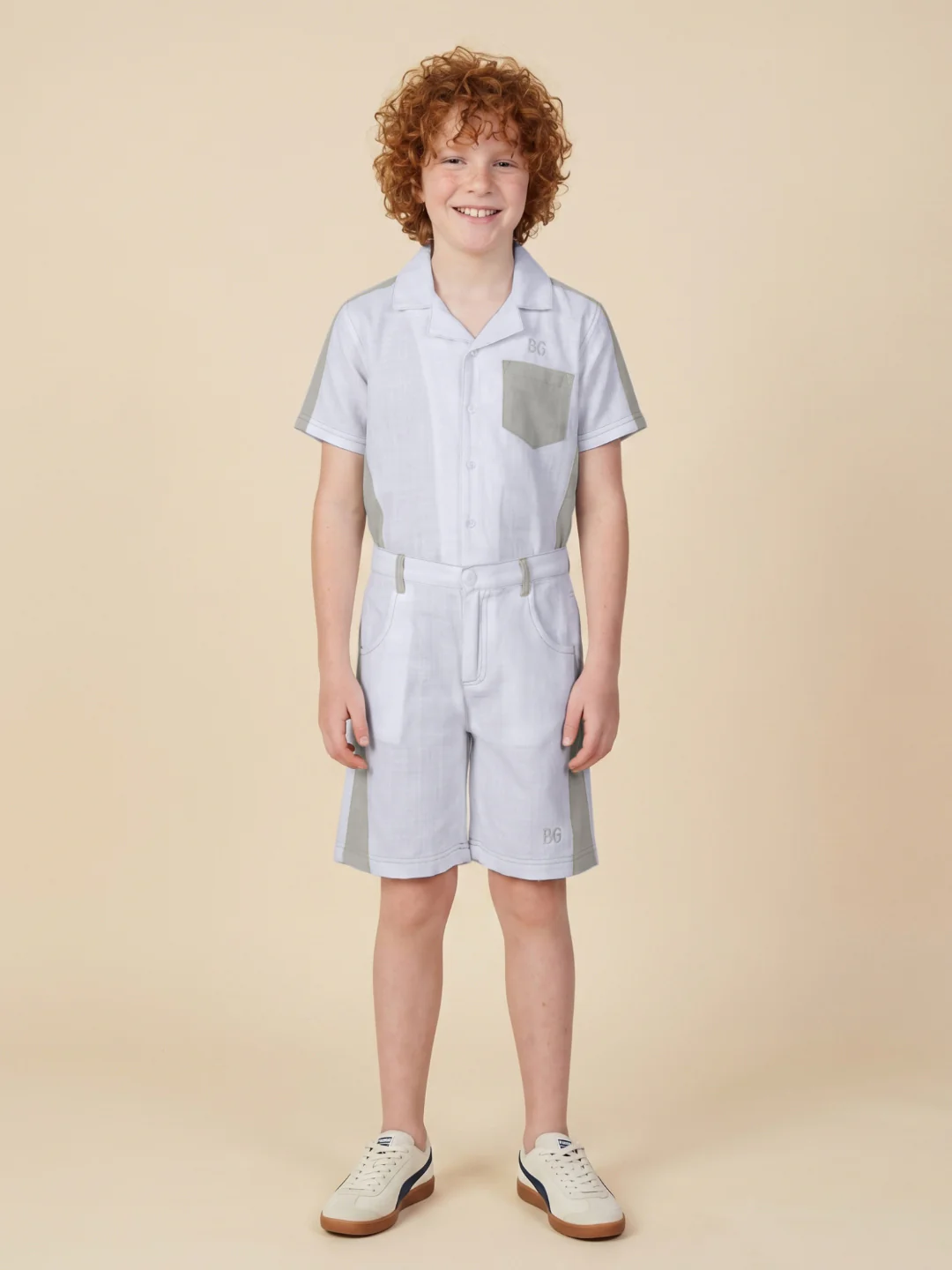 Blue Giraffe Boys White Solid Regular Fit Pure Cotton Shorts - Image 6