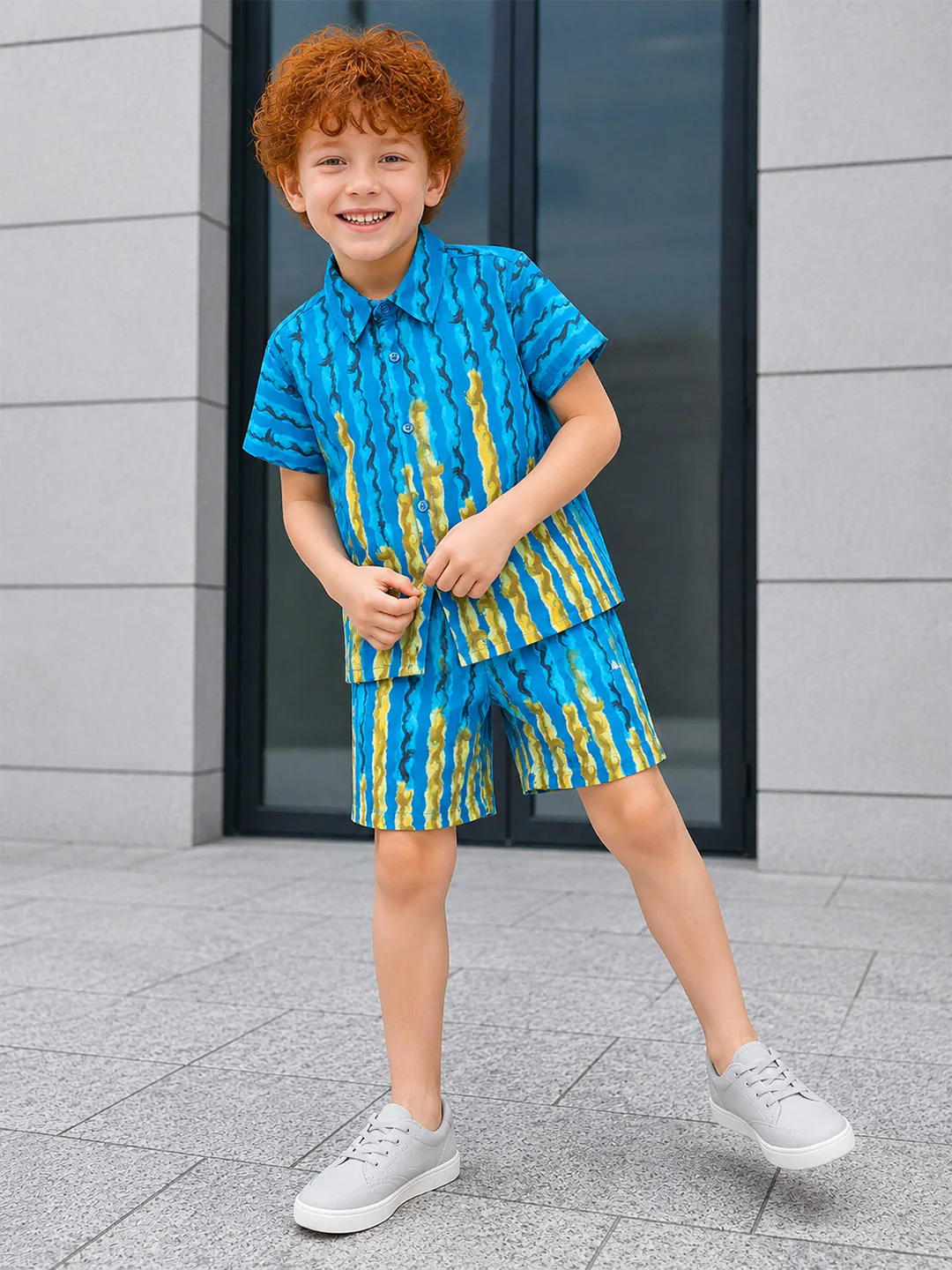 Blue Giraffe Boys Blue Printed Regular Fit Pure Cotton Shorts