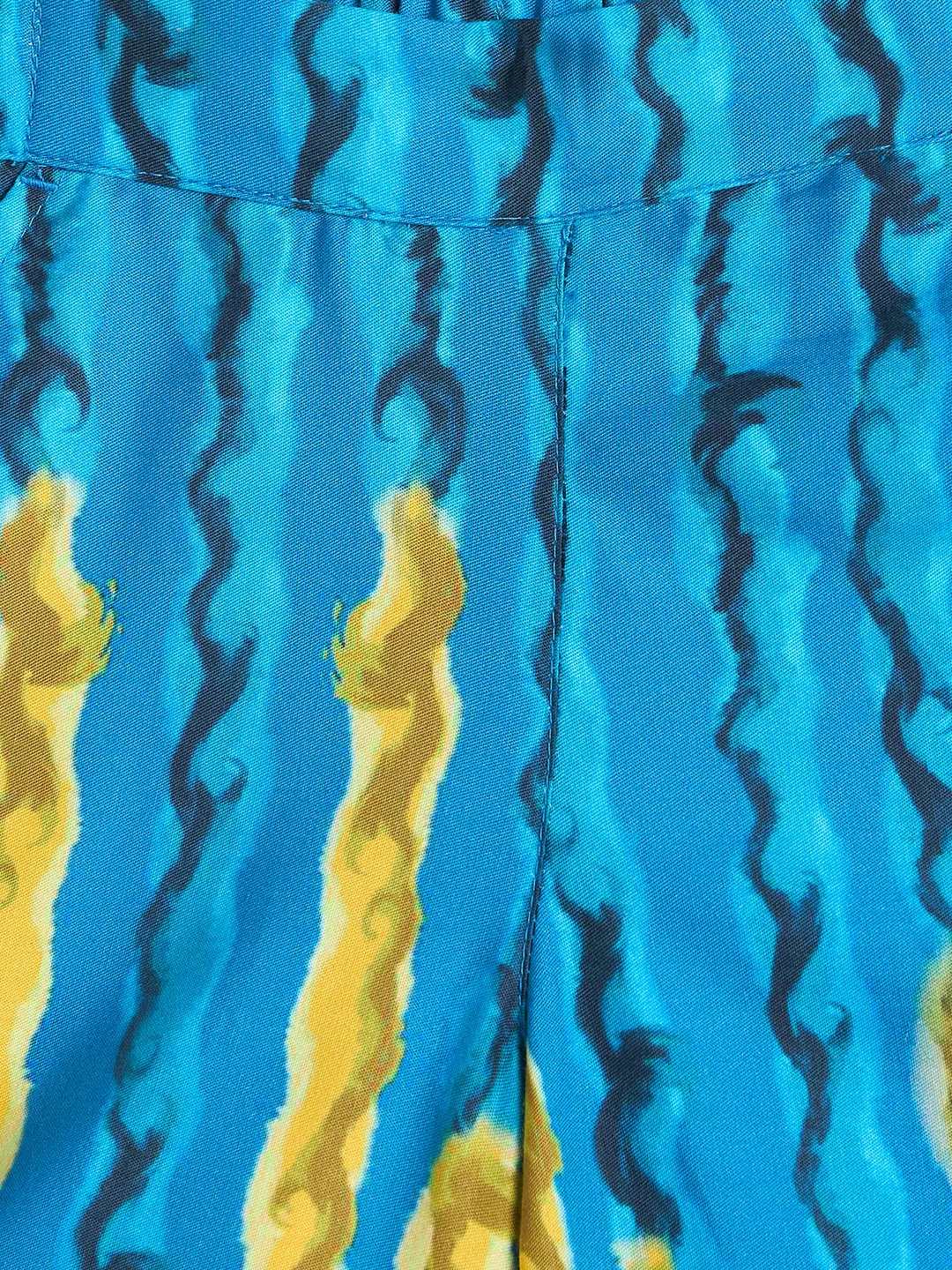 Blue Giraffe Boys Blue Printed Regular Fit Pure Cotton Shorts - Image 4