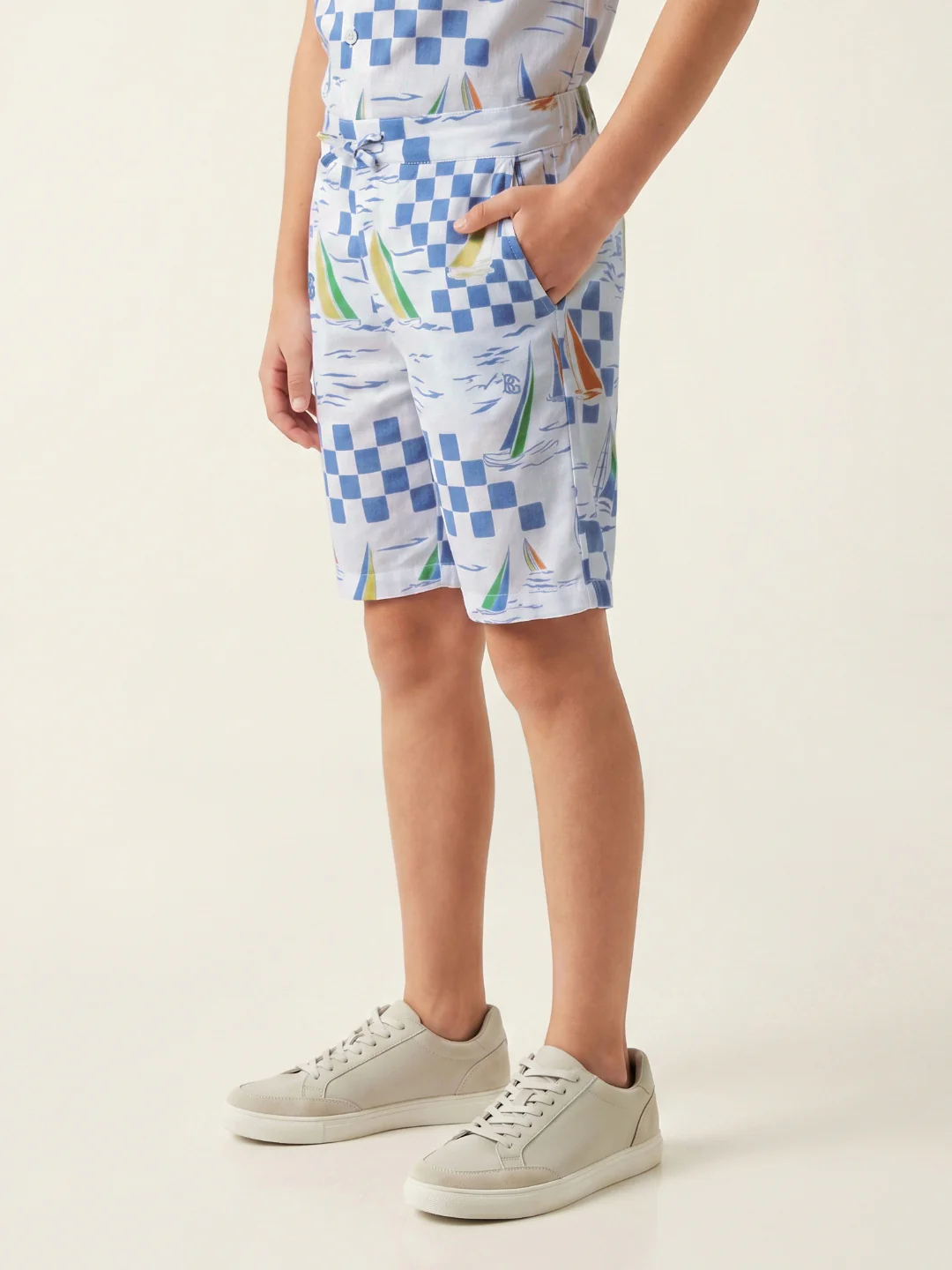 Blue Giraffe Boys Multi Printed Regular Fit Shorts - Image 4