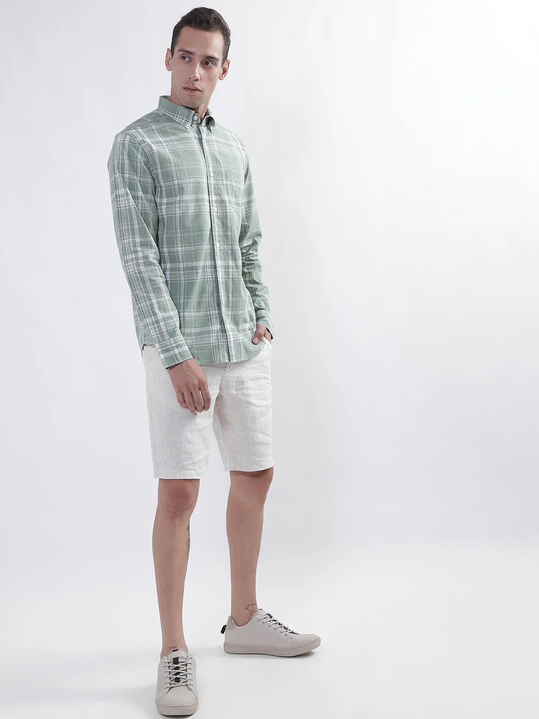 Bruun & Stengade Men Beige Solid Regular Fit Shorts - Image 5