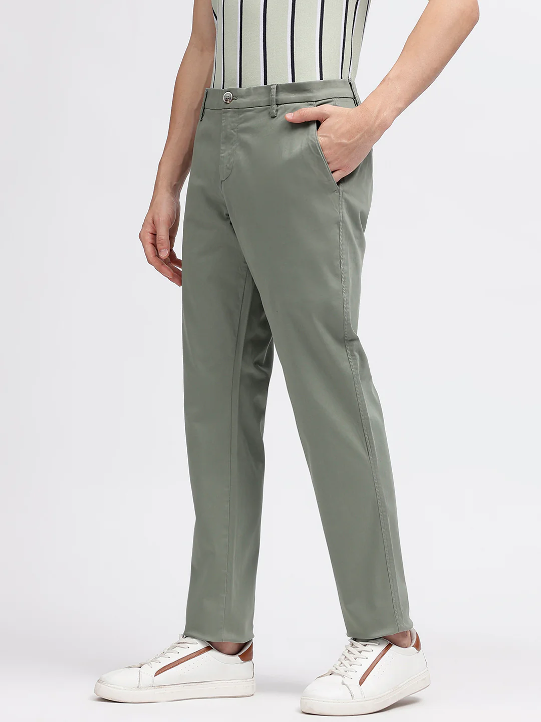 Bruun & Stengade Men Green Solid Regular Fit Trouser - Image 2