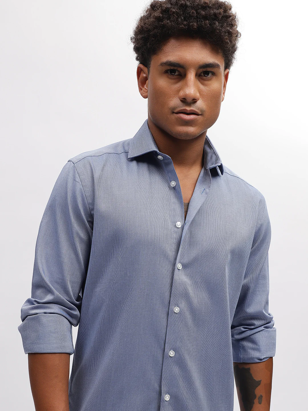 Bruun & Stengade Men Blue Solid Cutaway Collar Full Sleeves Shirt - Image 2
