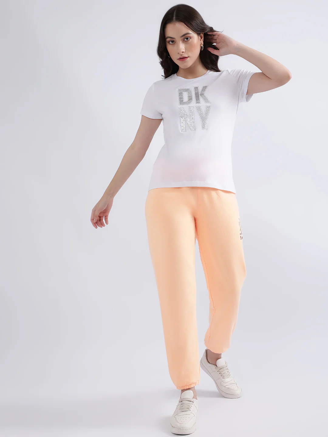 Dkny White Fashion Logo Regular Fit Tshirt - Image 5