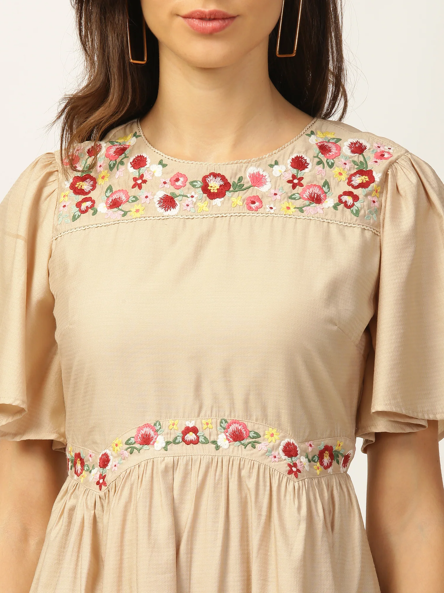 Elle Women Beige Solid Round Neck Dress - Image 4