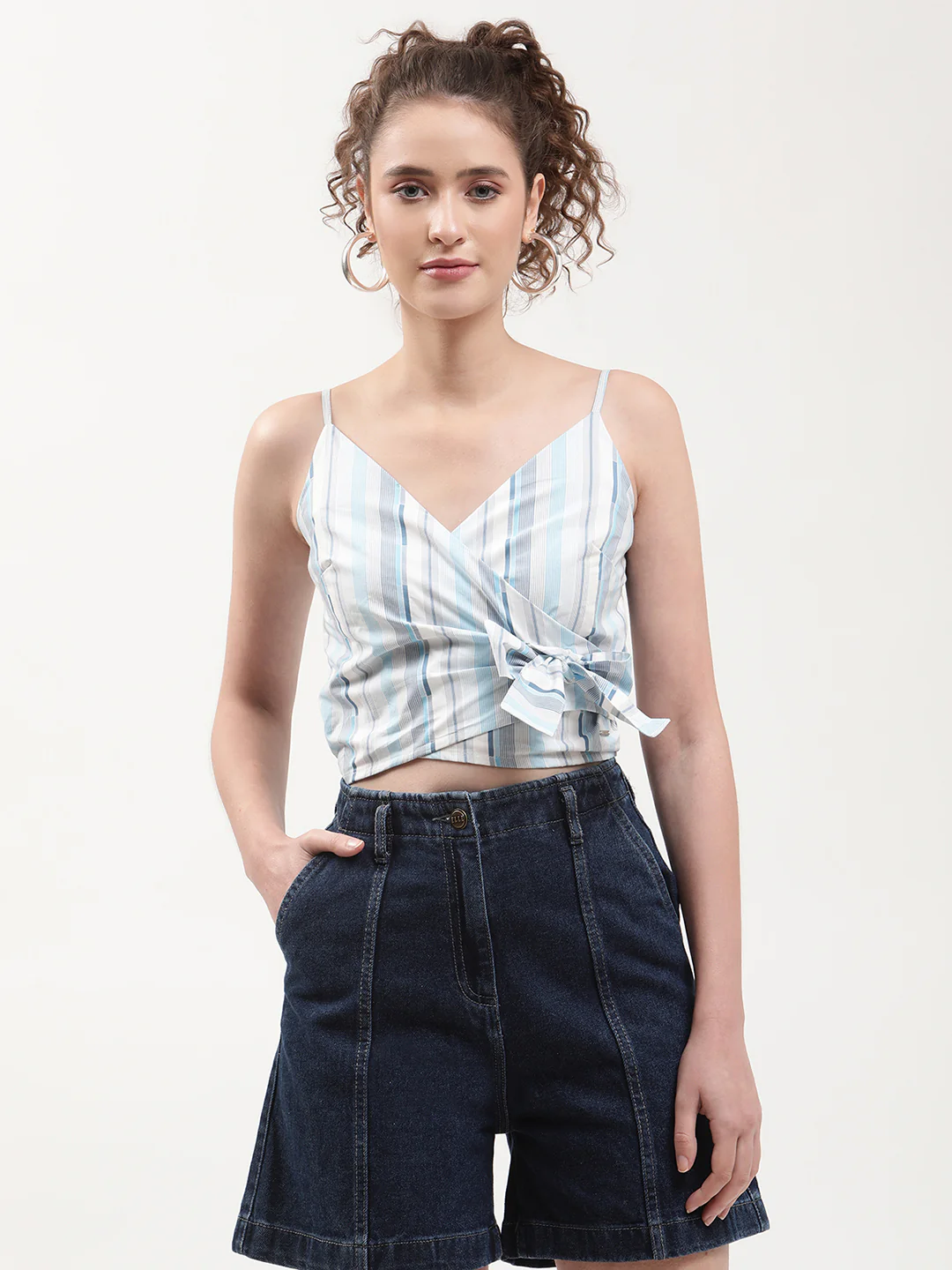 Elle Women Blue Striped V Neck Top