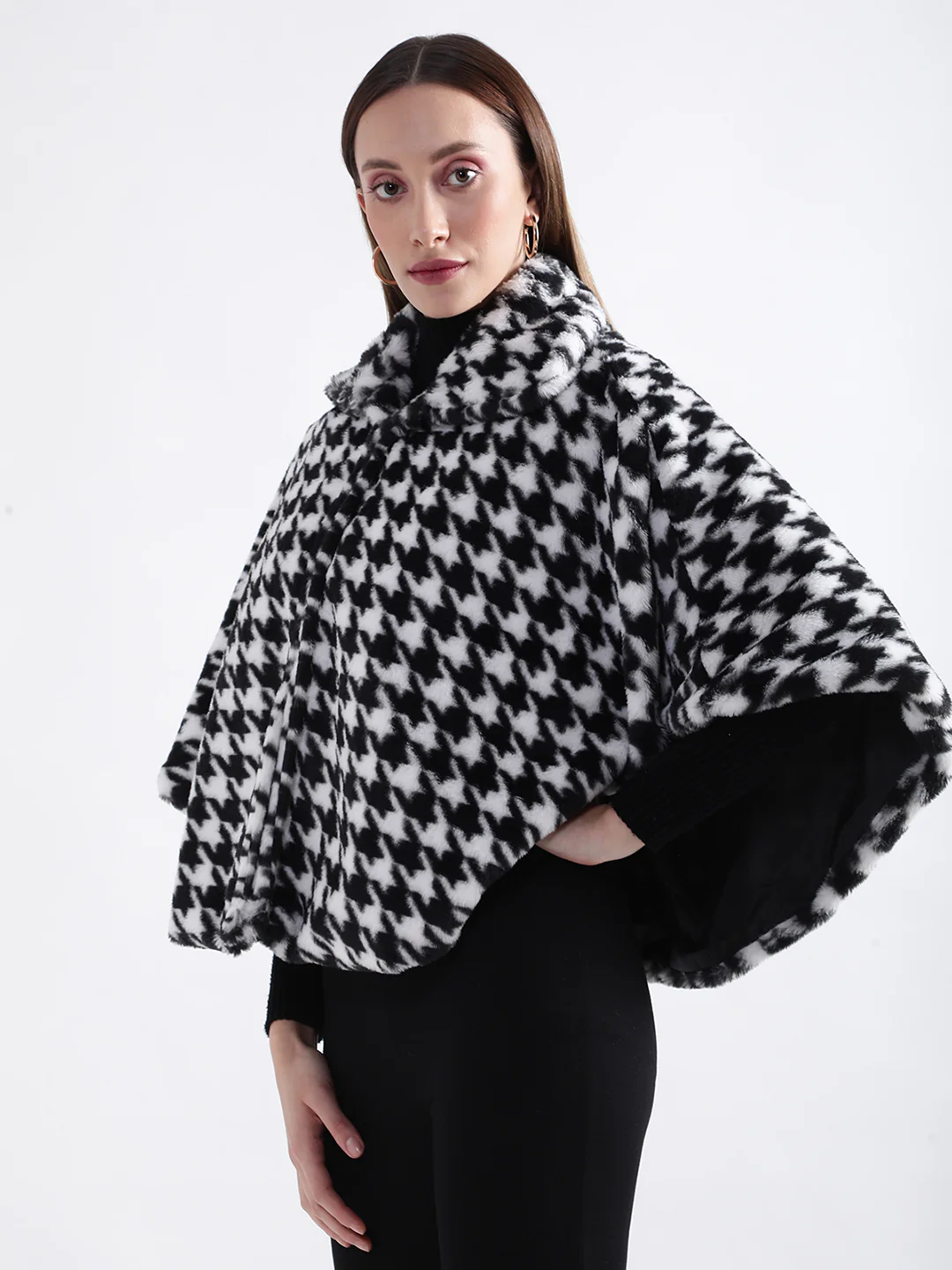 Elle Women Black Printed Collar Neck Short Sleeves Poncho Sweater - Image 2