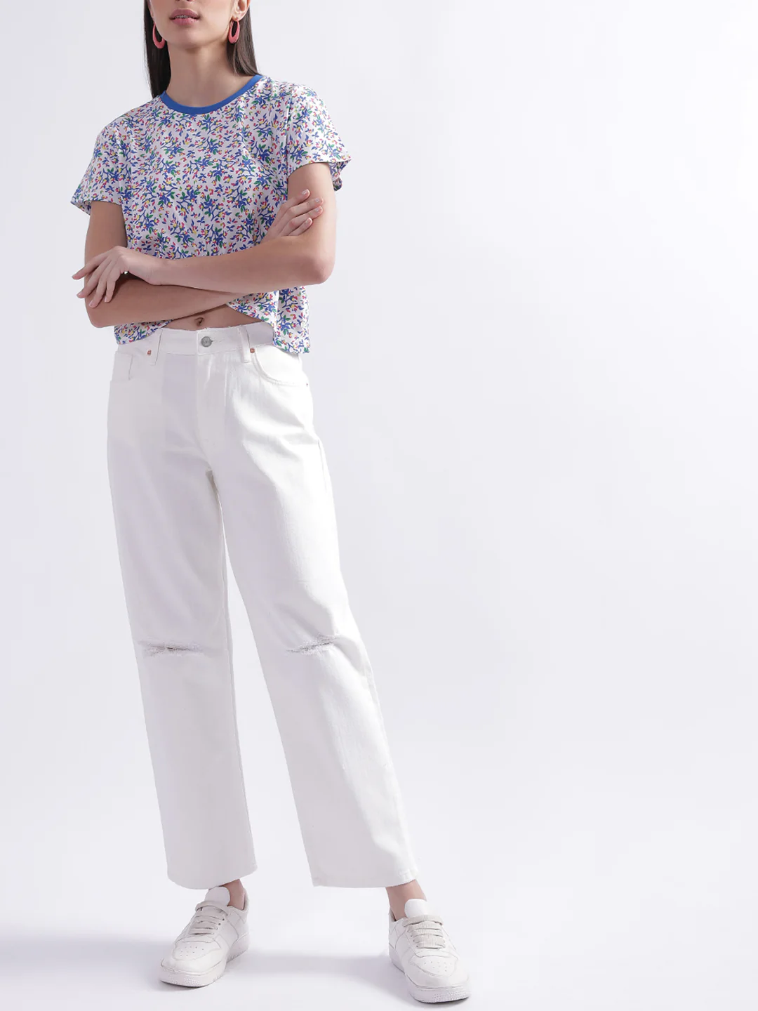 Elle Blue Floral Regular Fit Crop Top - Image 4