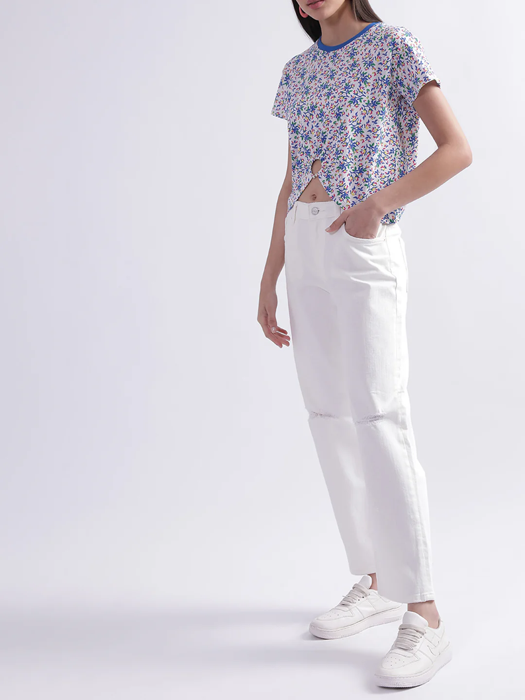 Elle Blue Floral Regular Fit Crop Top - Image 5