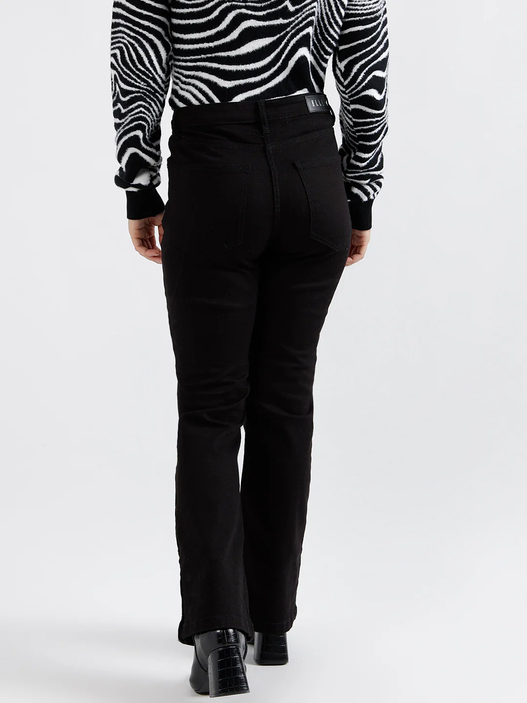 Elle Women Solid Flared Jeans - Image 3