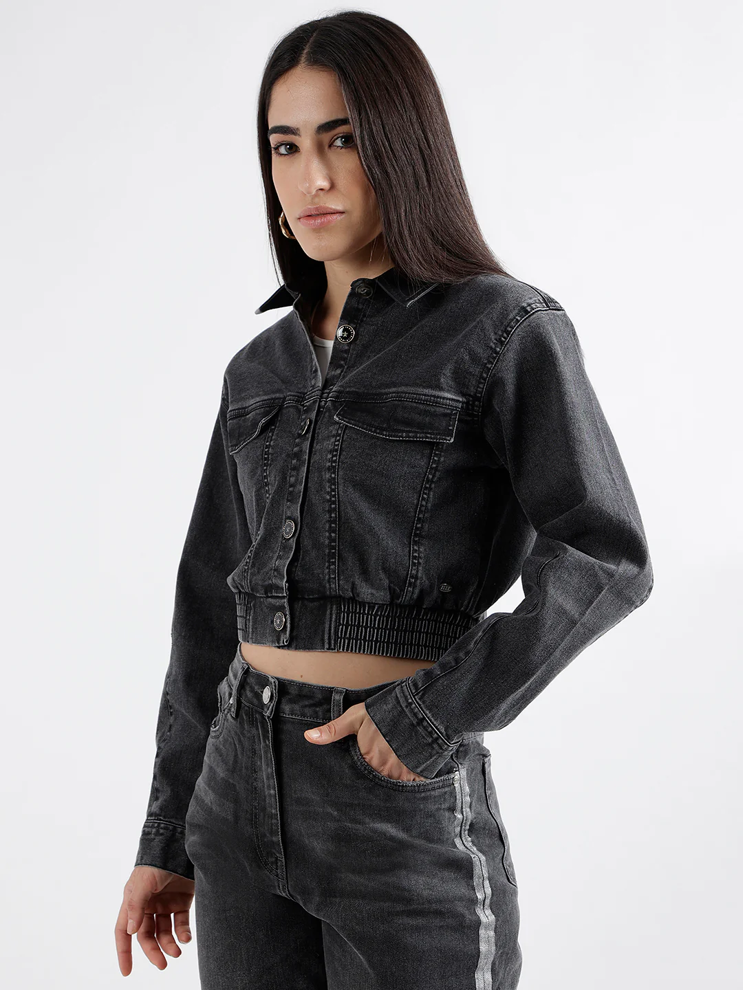 Elle Women Grey Washed Spread Collar Full Sleeves Denim Jacket - Image 2