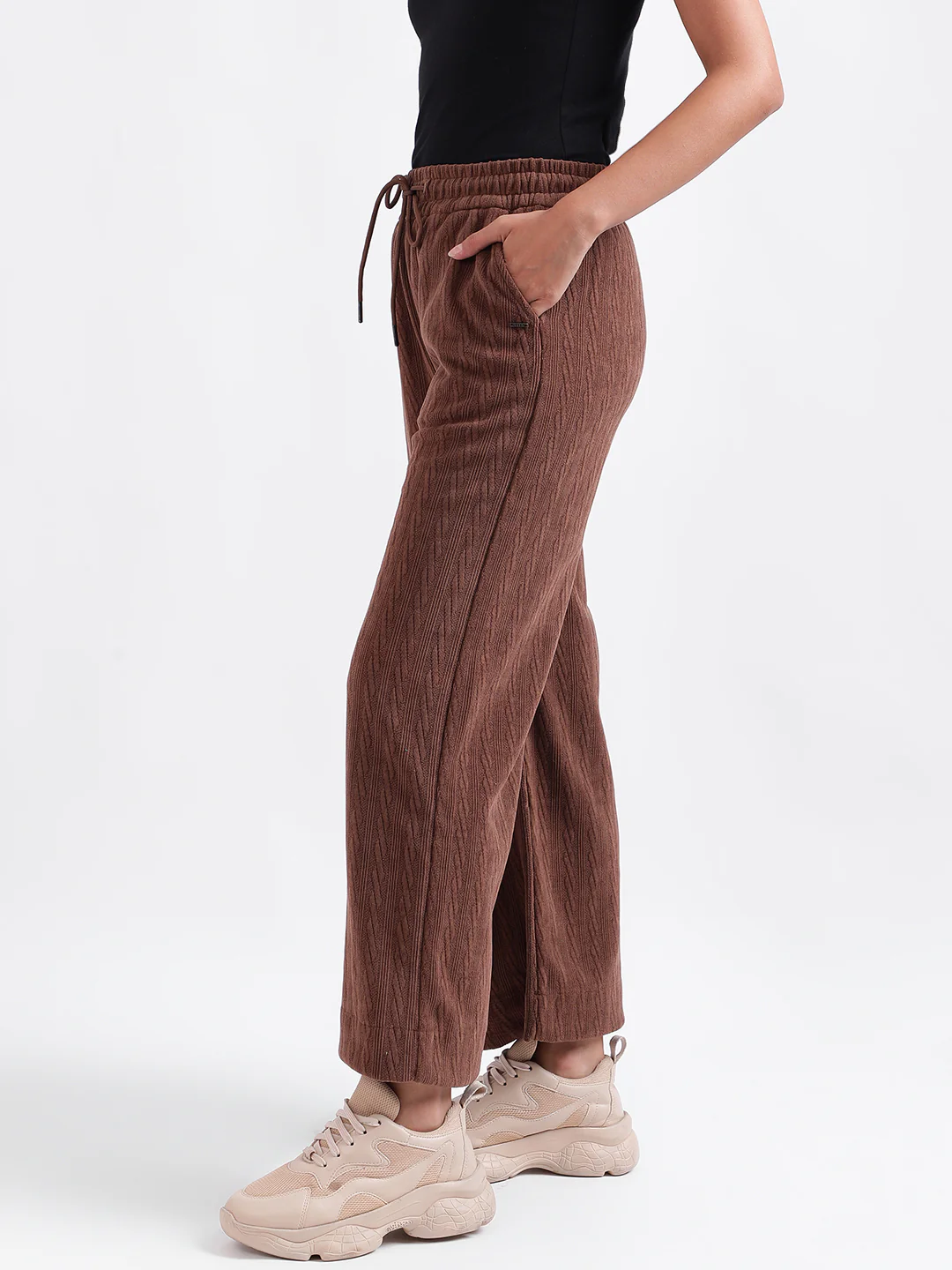 Elle Women Brown Solid Relaxed Fit Sweatpant - Image 2