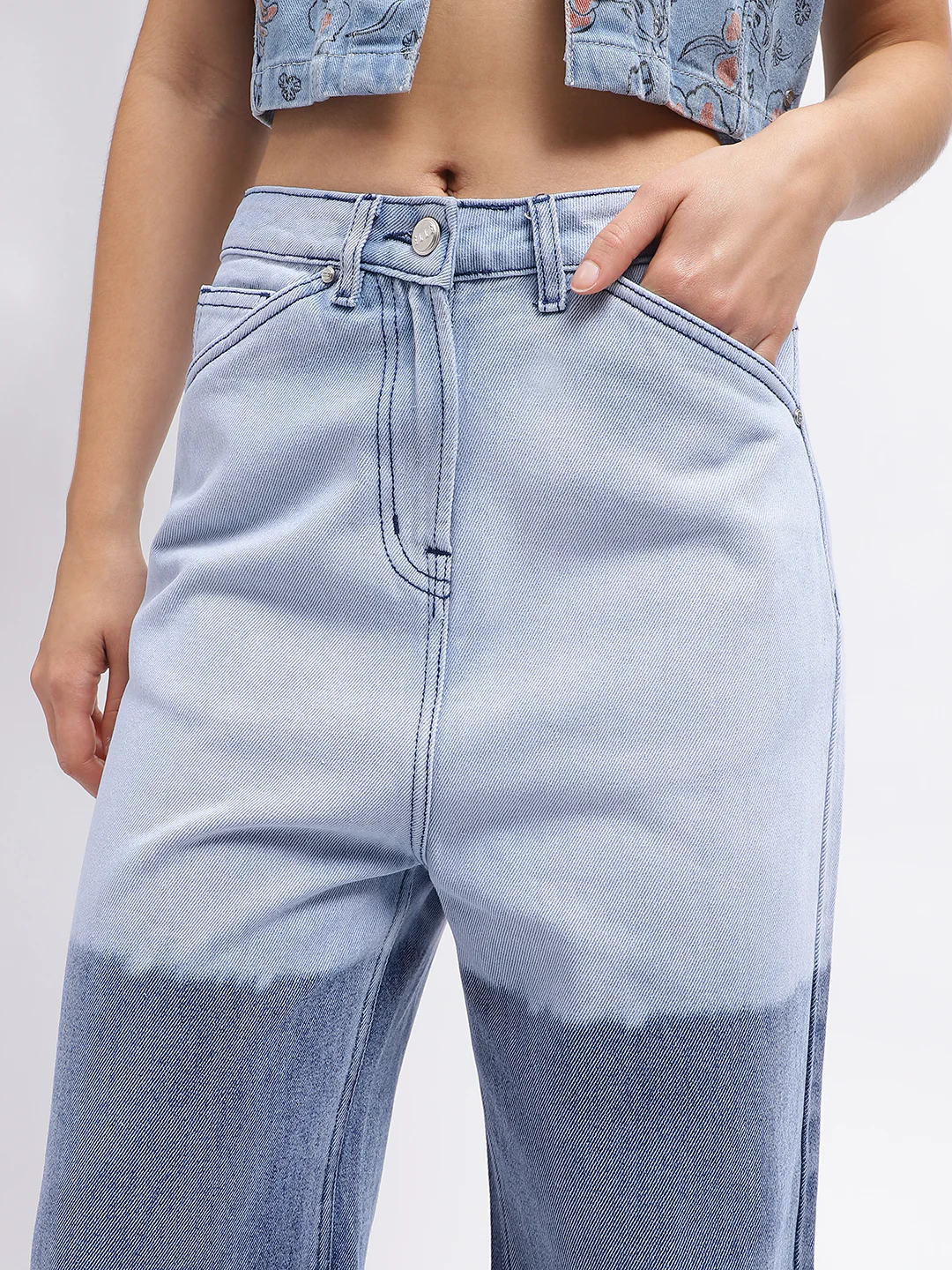 Elle Women Blue Solid Flared Mid-Rise Jeans - Image 5