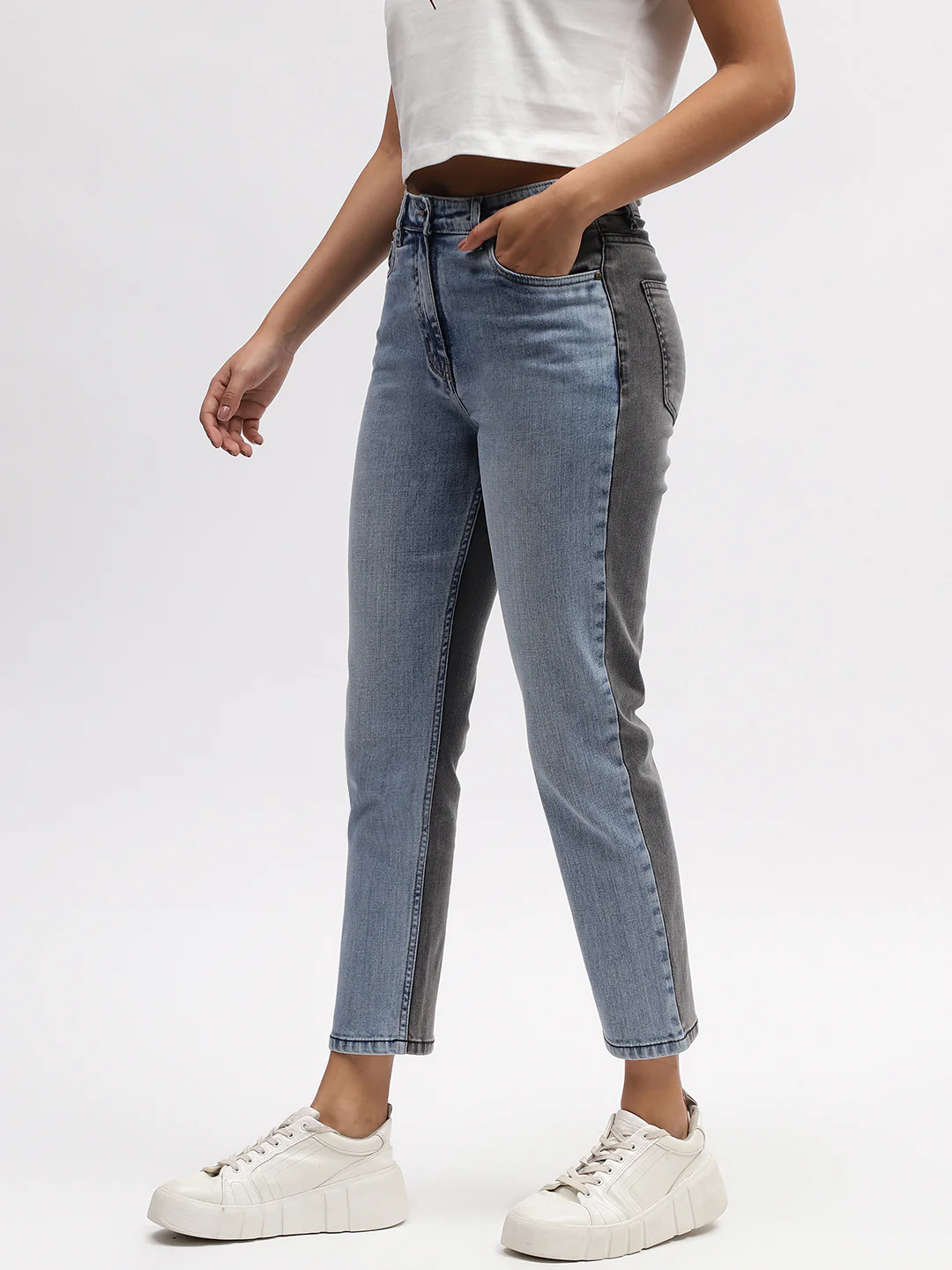 Elle Women Blue Solid Slim Fit Jeans - Image 2