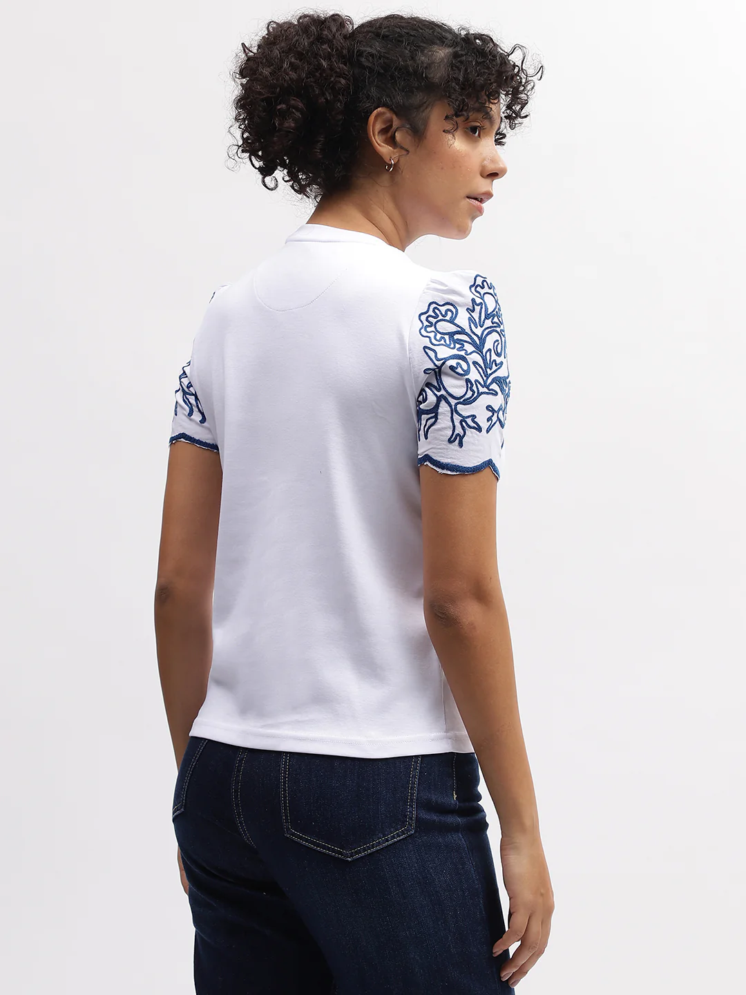 Elle Women White Solid Round Neck Short Sleeves Tshirt - Image 4