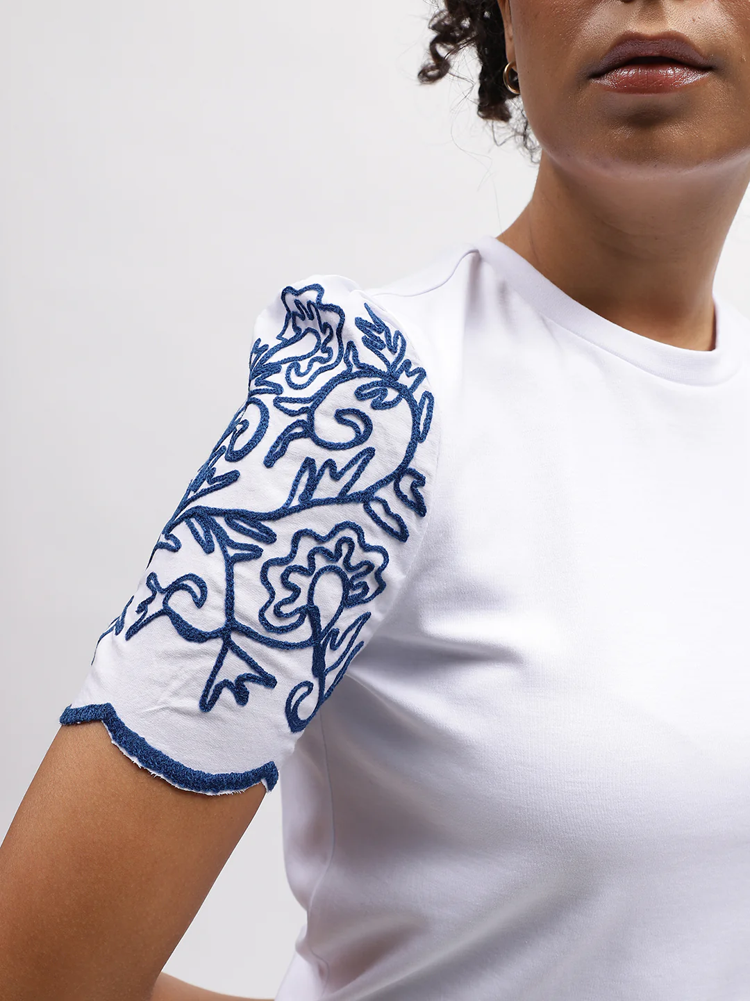Elle Women White Solid Round Neck Short Sleeves Tshirt - Image 7