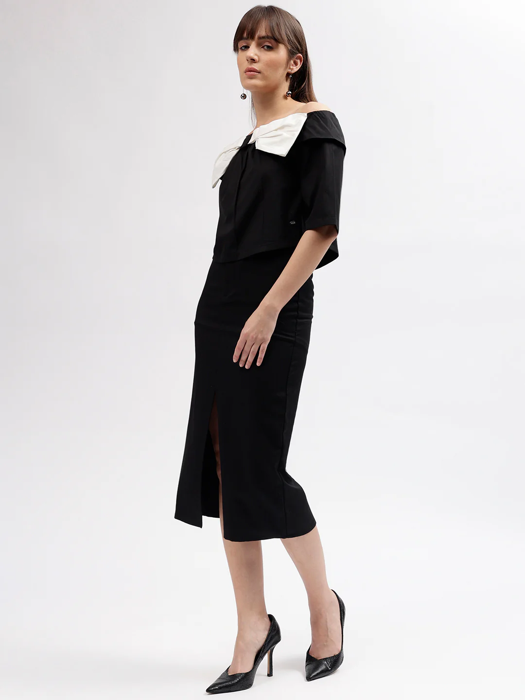 Elle Women Black Solid Off Shoulder Short Sleeves Top - Image 4