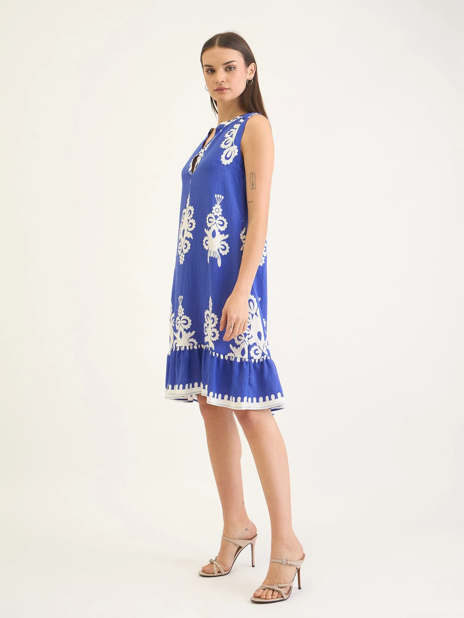 Elle Women Blue Printed V Neck Dress - Image 4