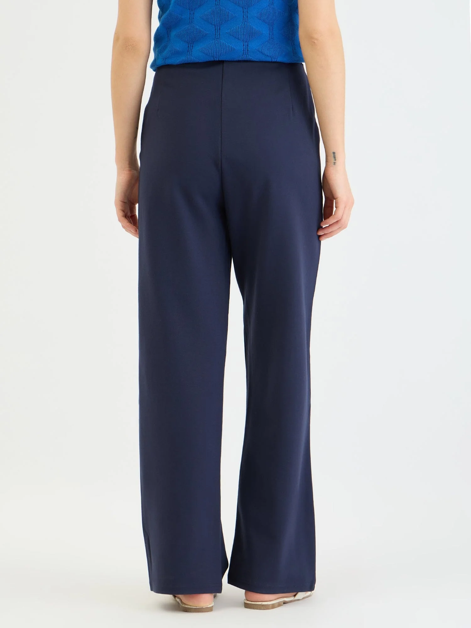Elle Women Blue Straight Fit Knitted Trouser - Image 3