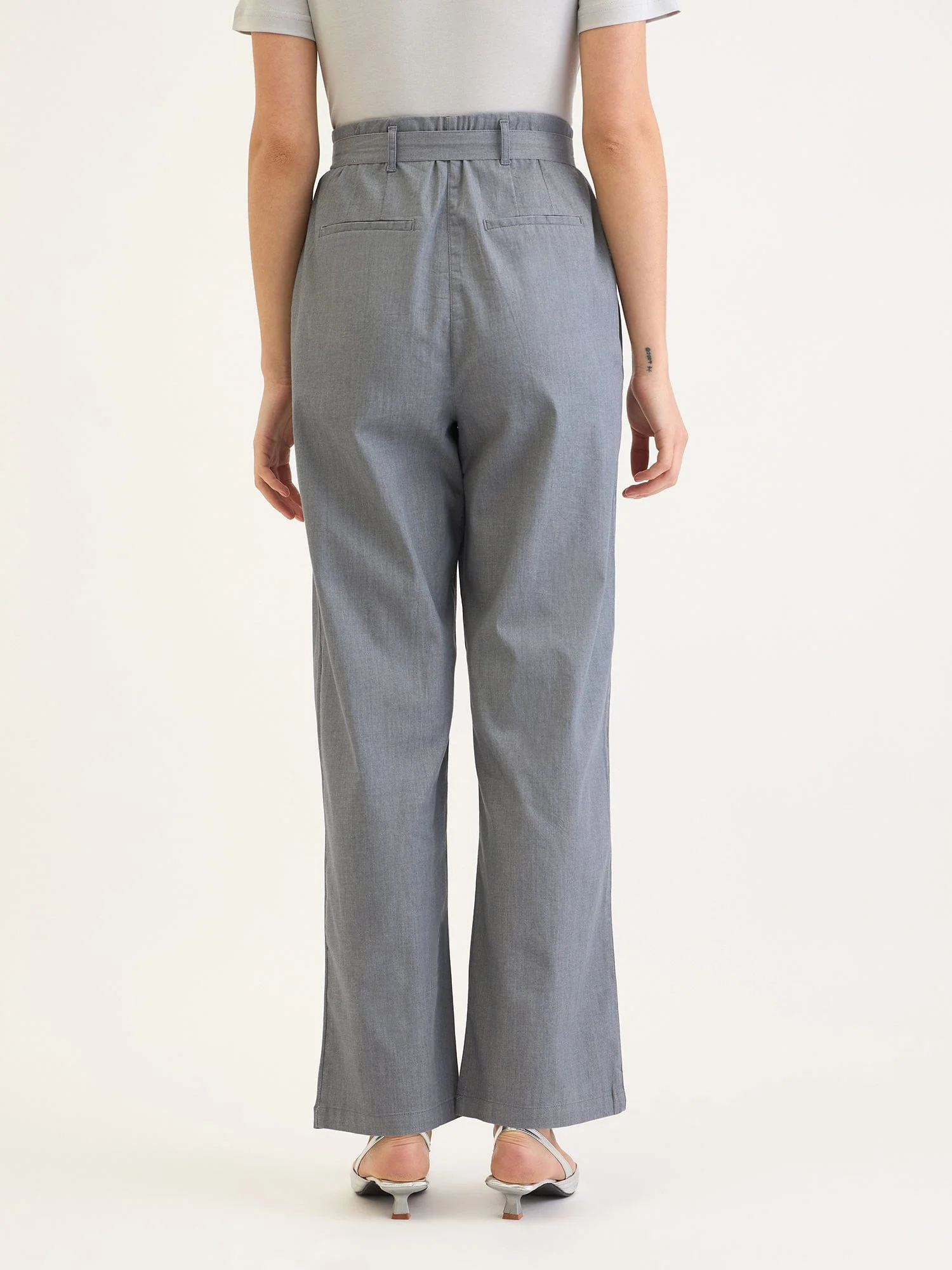 Elle Women Grey Relaxed Fit Solid Trouser - Image 3