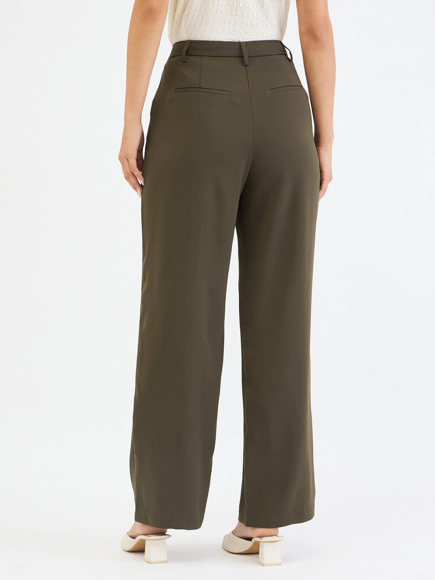 Elle Women Green Flared Fit Solid Trouser - Image 4