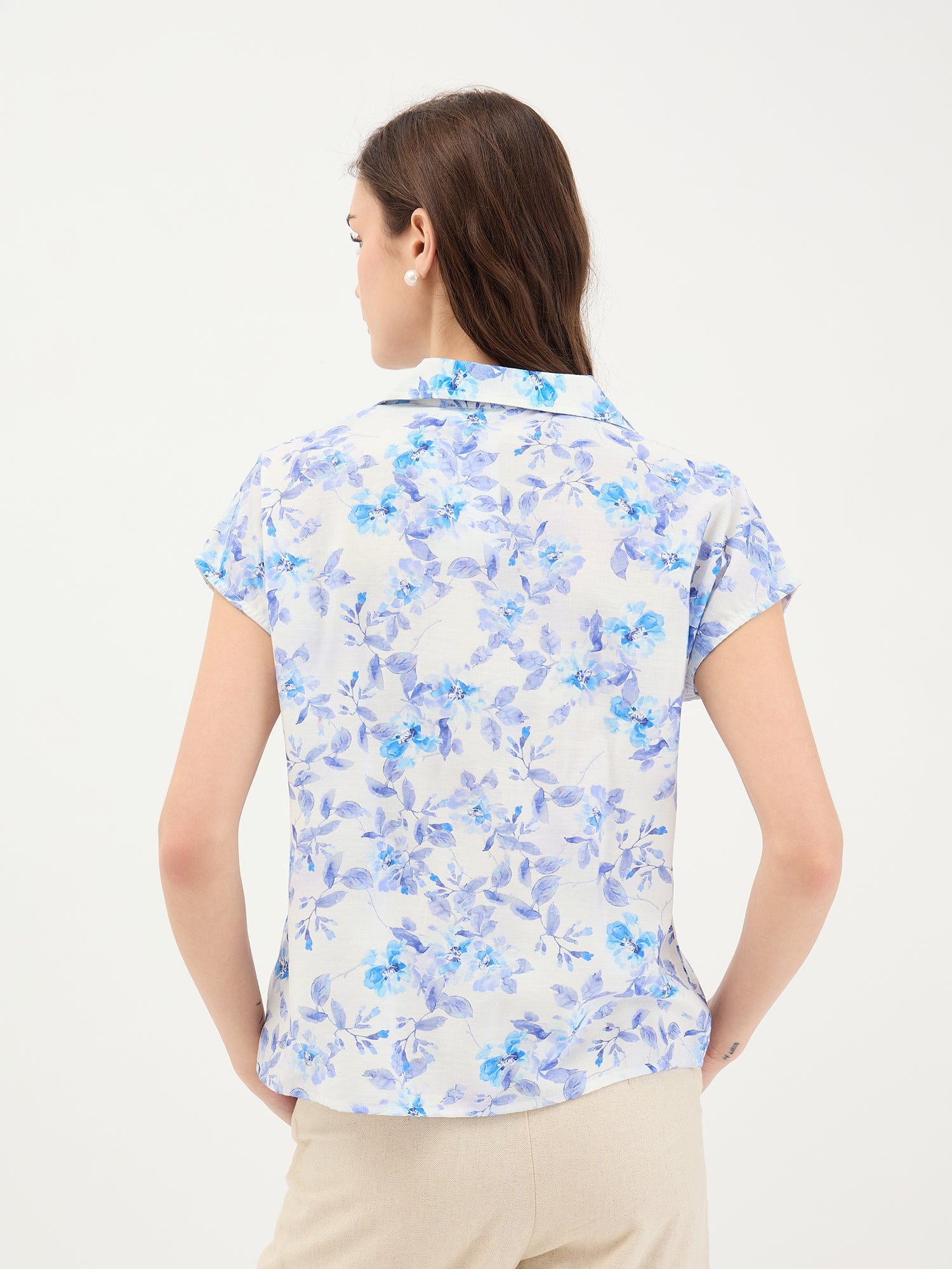 Elle Women Blue Printed Resort Collar Top - Image 5