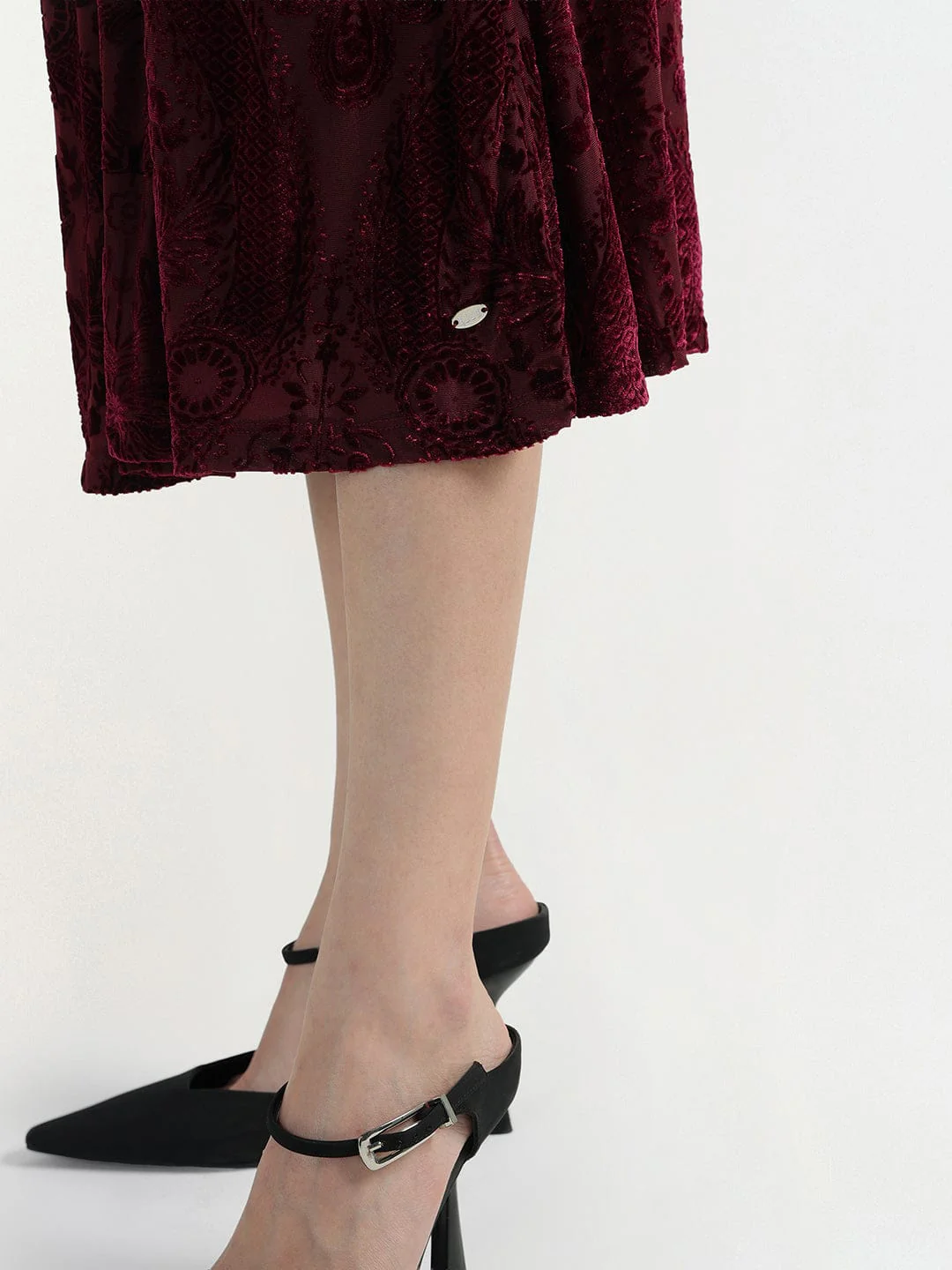 Elle Women Red Printed V Neck Dress - Image 6