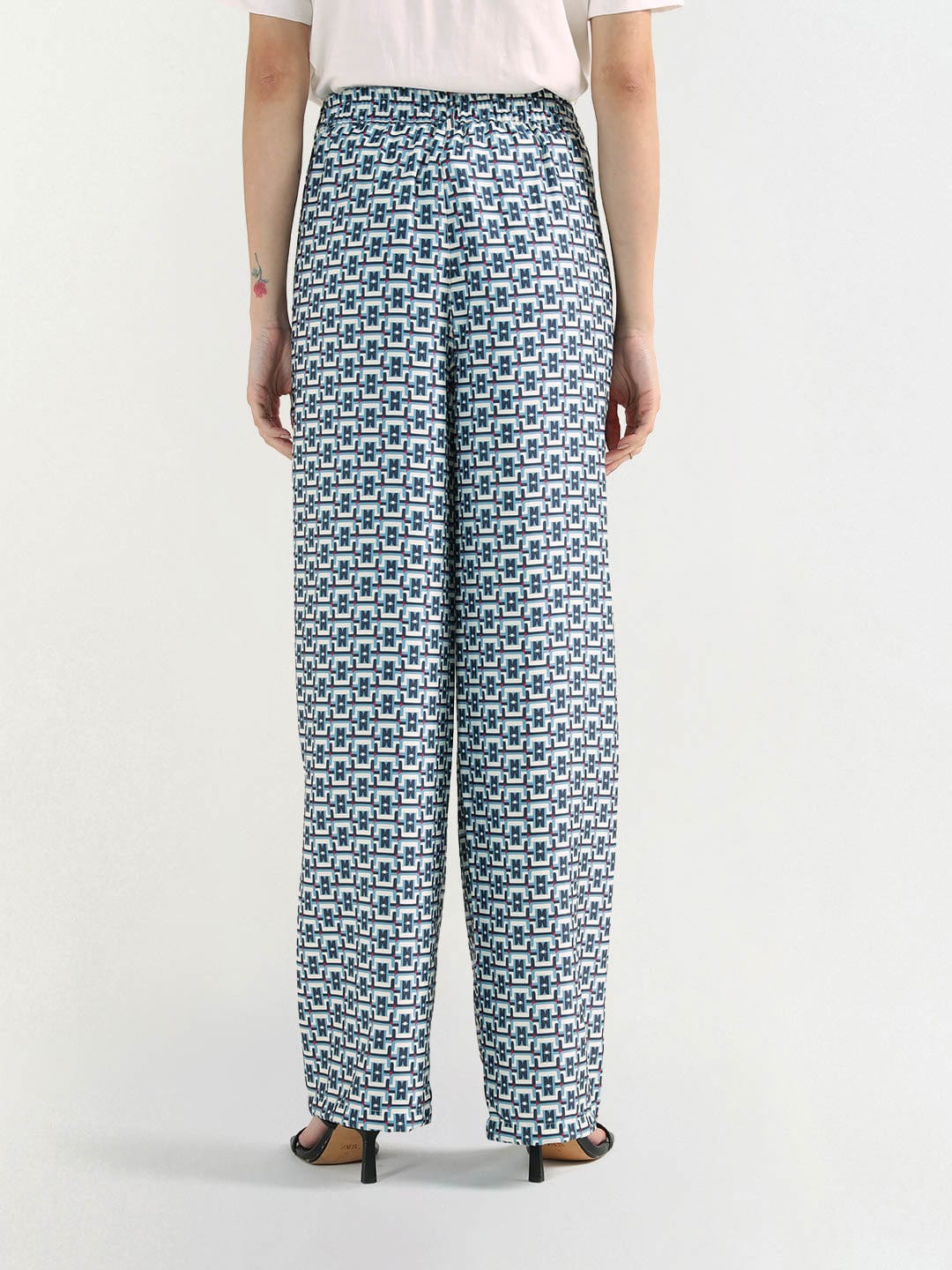 Elle Women Multi Relaxed Fit Geometric Print Trouser - Image 5