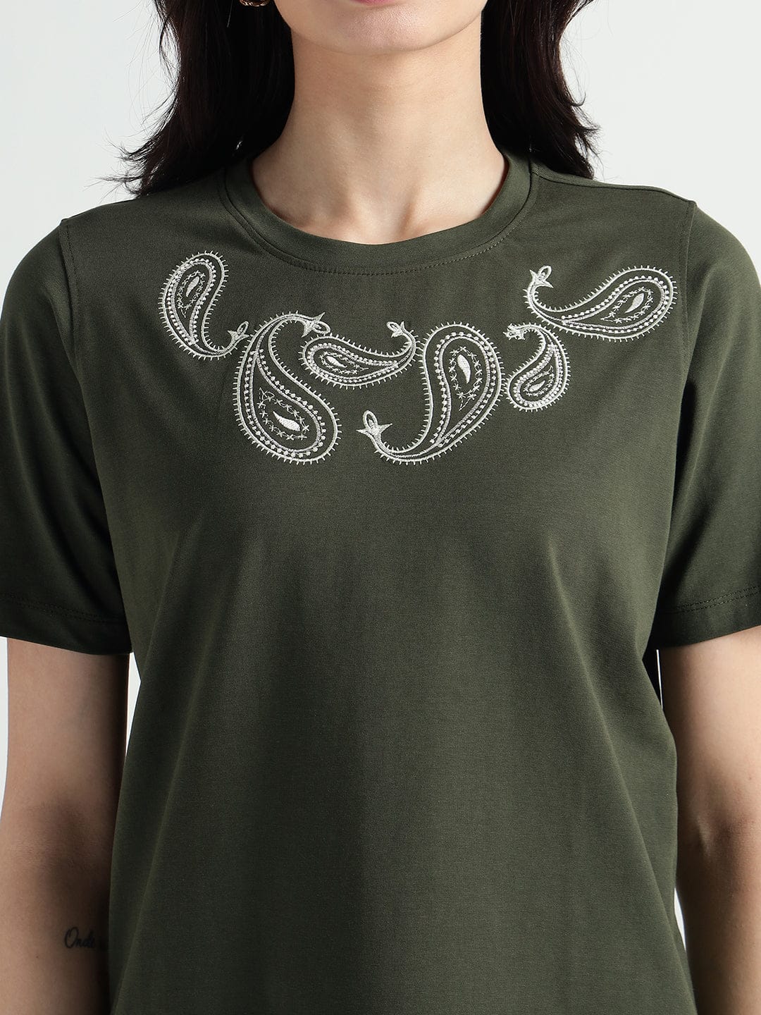 Elle Women Green Solid Round Neck Tshirt - Image 6