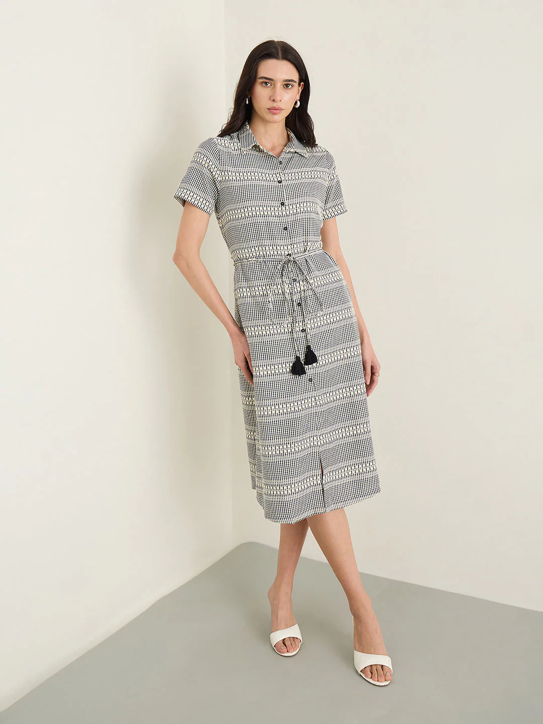 Elle Women Black Checked Relaxed Fit Dress - Image 4