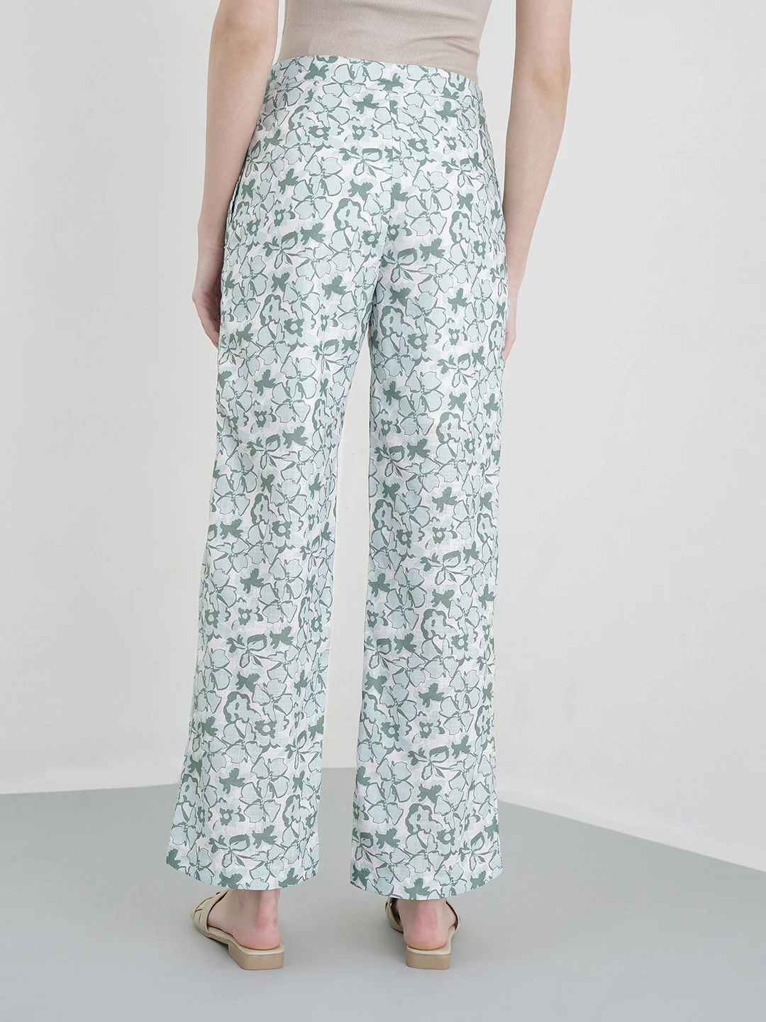 Elle Women Green Printed Relaxed Fit Trouser - Image 2