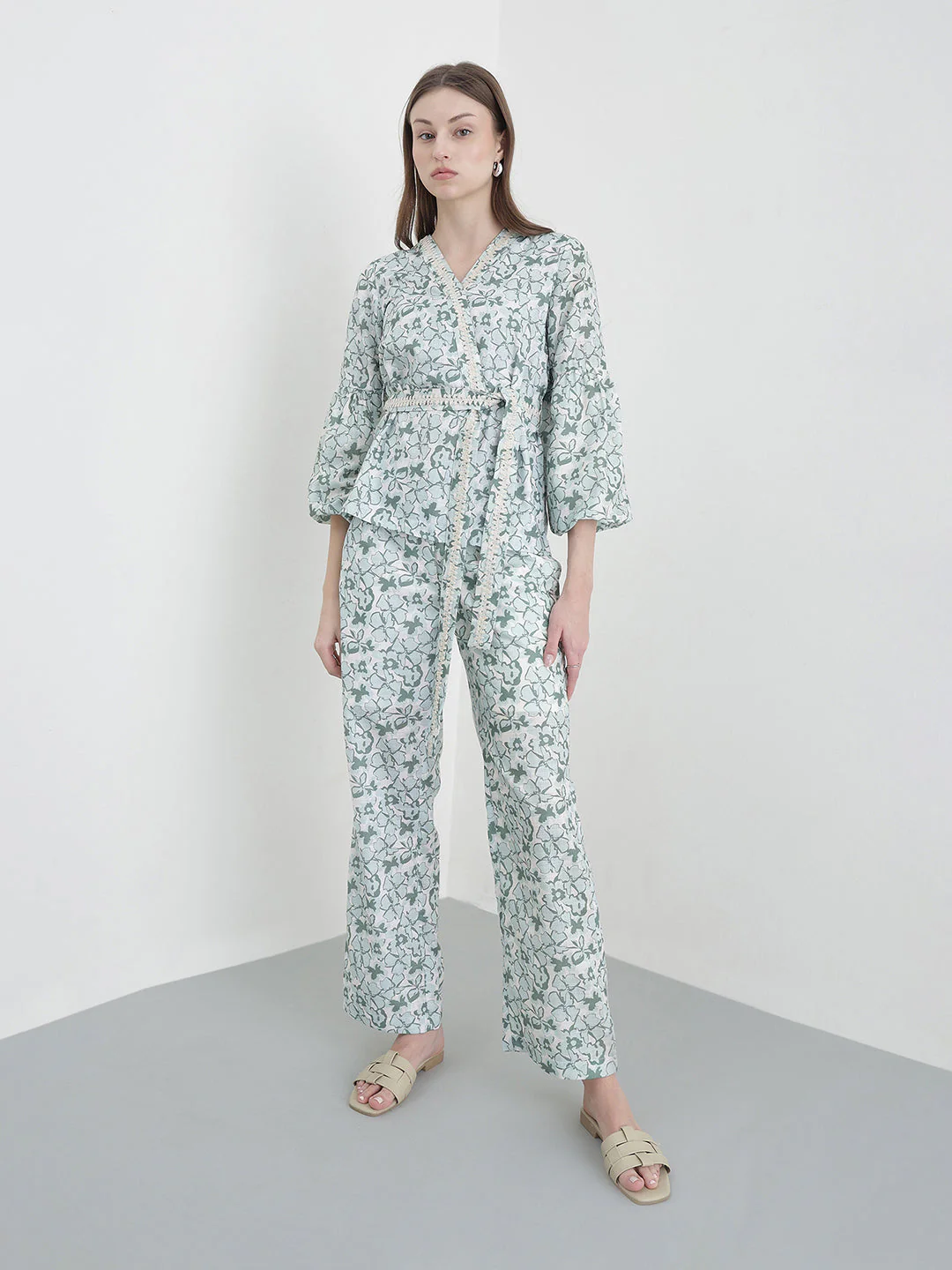Elle Women Green Printed Relaxed Fit Trouser - Image 5